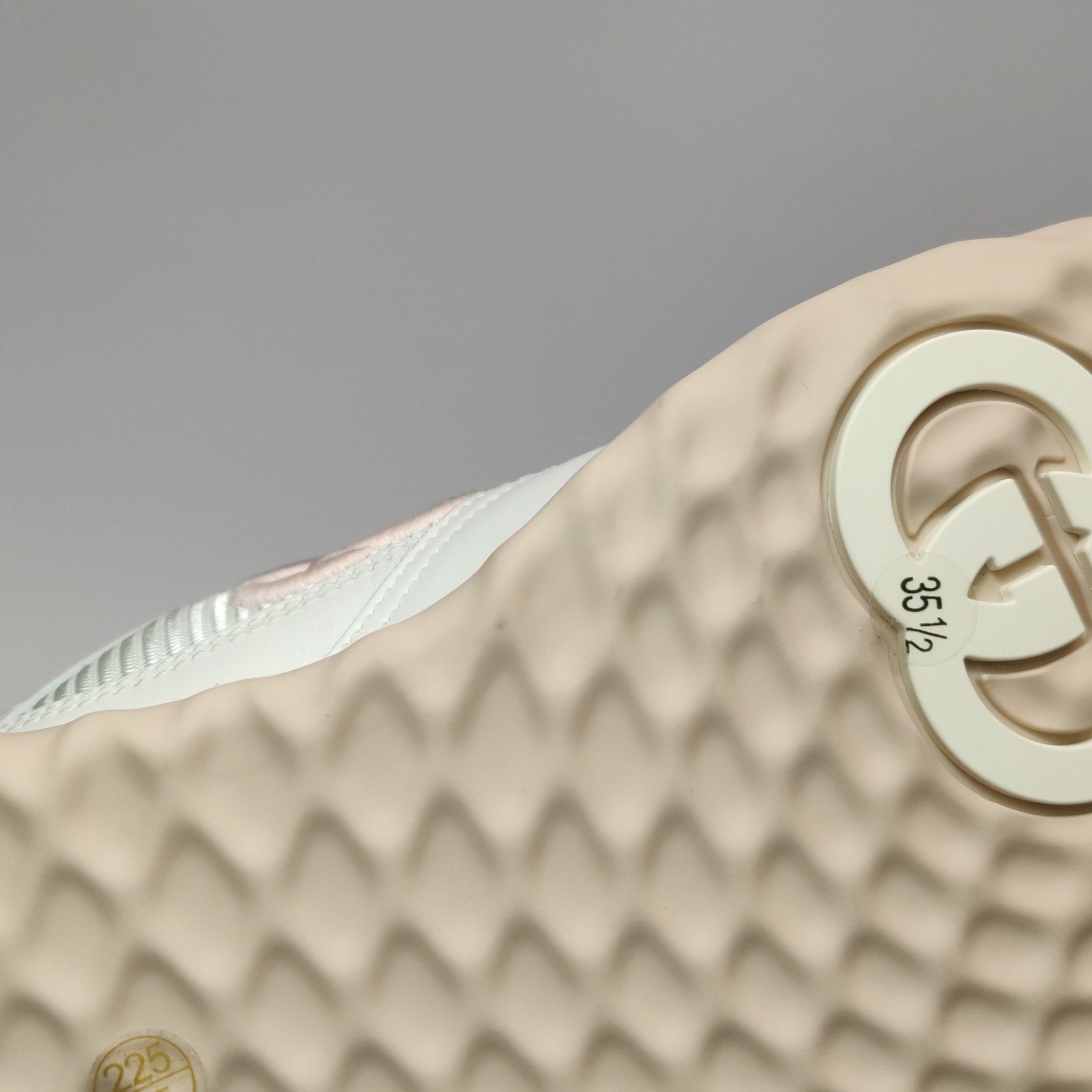 Gucci Gucci Women 5-5 Lowtop Sneakers Size US 5.5 / IT 35.5 - 9 Thumbnail