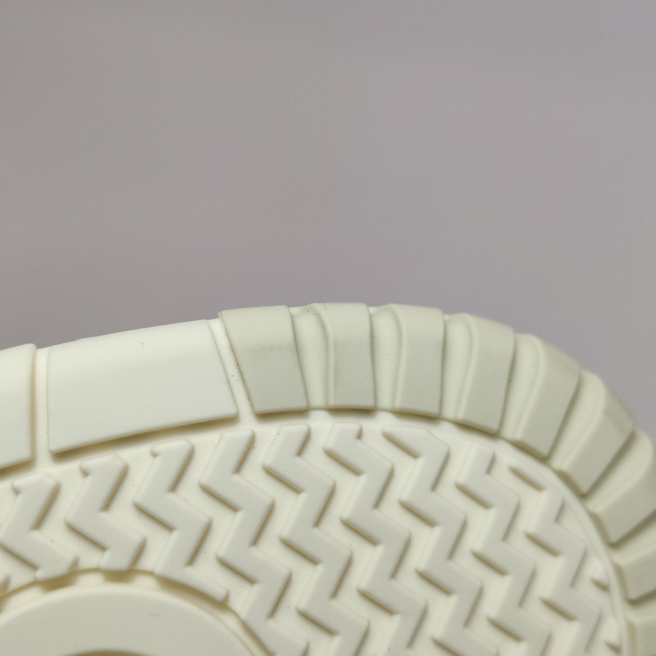 Gucci Gucci Women 7-5 Lowtop Sneakers Size US 7.5 / IT 37.5 - 7 Thumbnail
