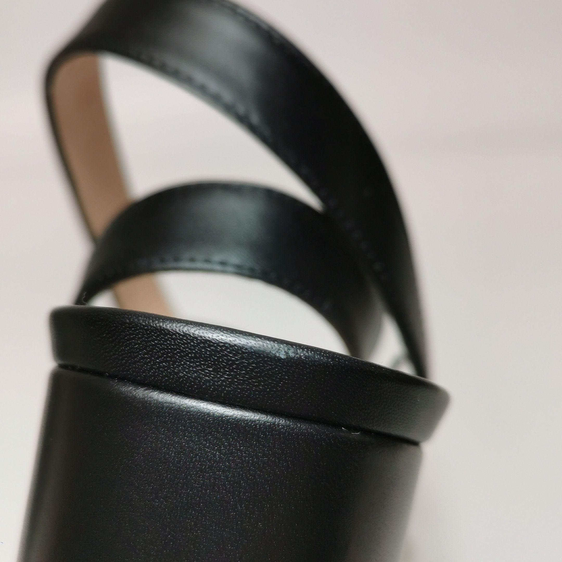 Gucci Gucci Women 7 Sandals Size US 7 / IT 37 - 8 Thumbnail