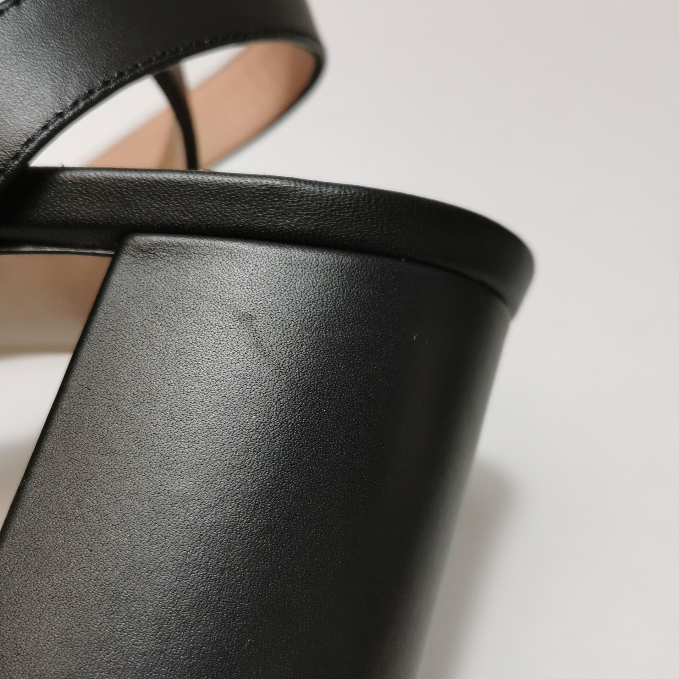 Gucci Gucci Women 7 Sandals Size US 7 / IT 37 - 11 Thumbnail