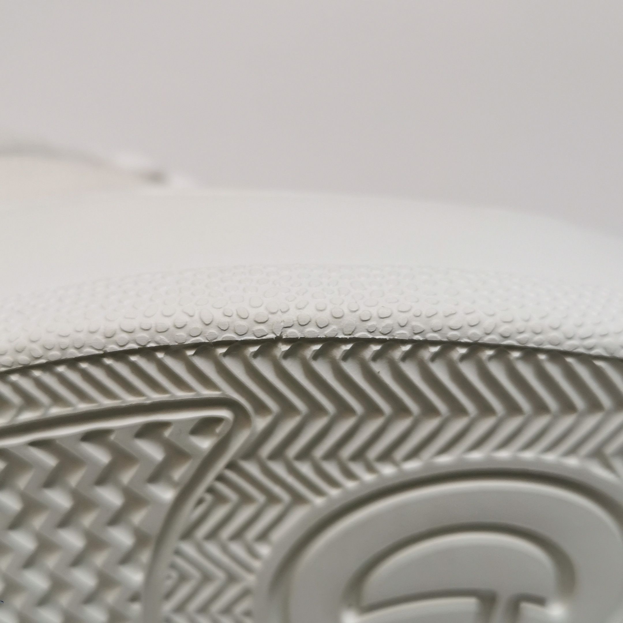 Gucci Gucci Women 5 Lowtop Sneakers Size US 5 / IT 35 - 8 Thumbnail