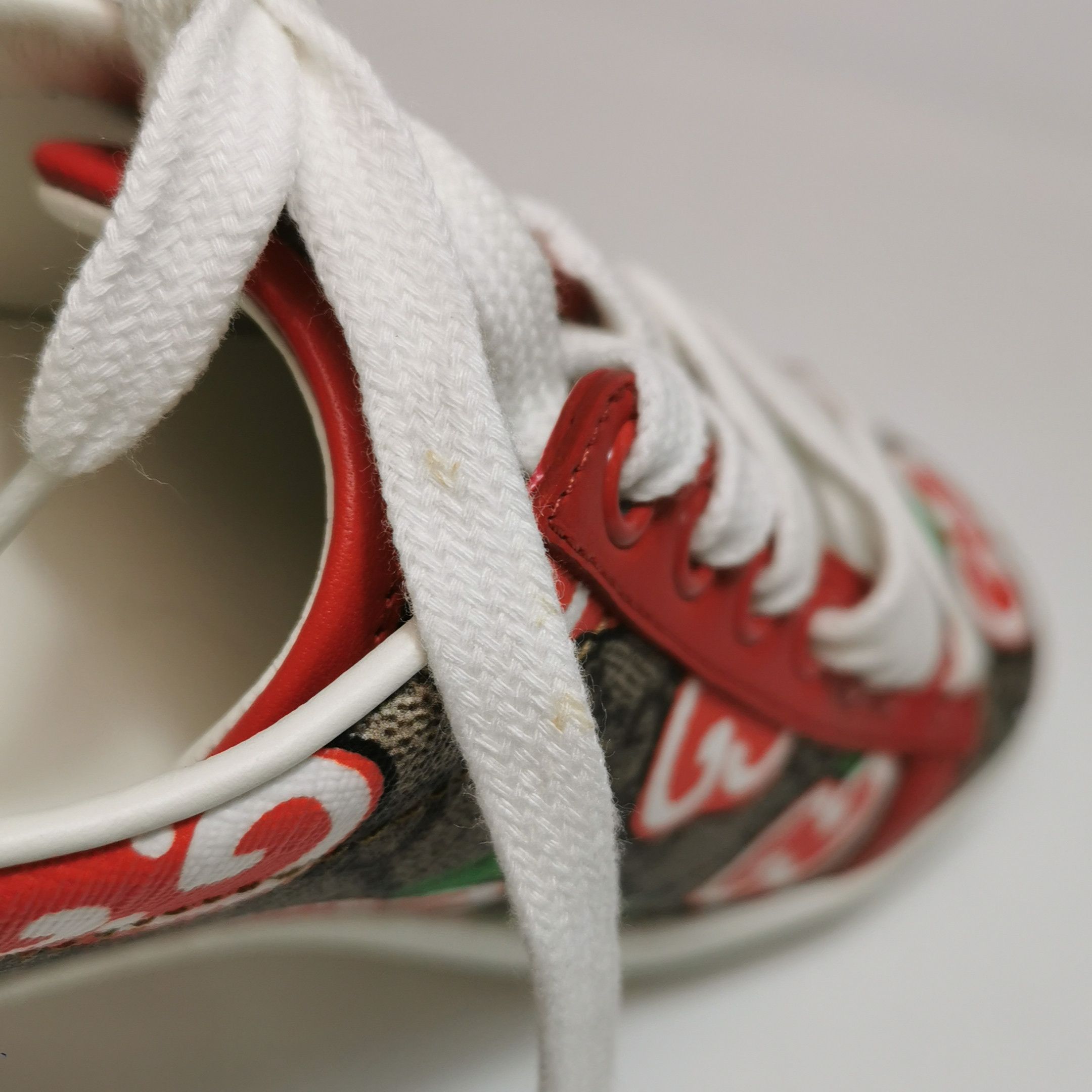Gucci Gucci Women 5 Lowtop Sneakers Size US 5 / IT 35 - 7 Thumbnail
