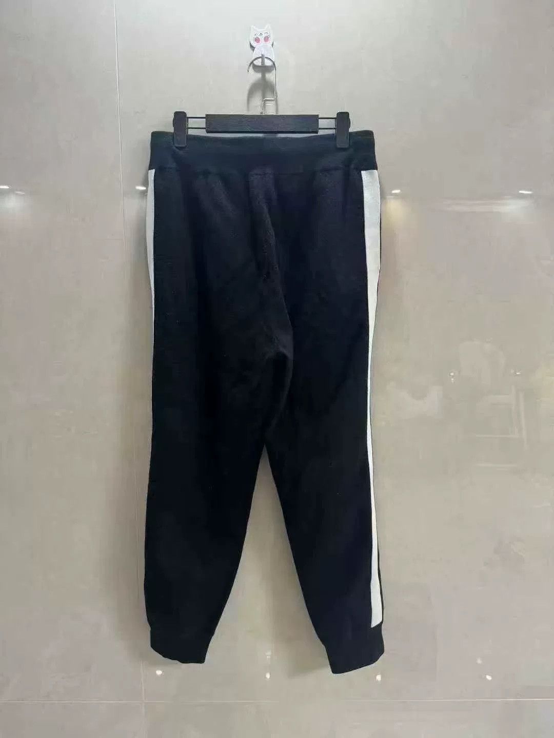Burberry Burberry Round Waist Sweatpants Size US 30 / EU 46 - 2 Thumbnail