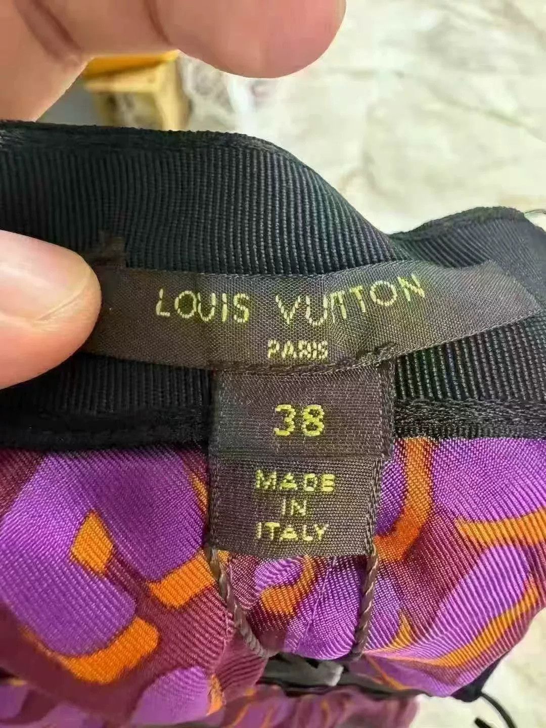 Louis Vuitton Louis Vuitton Mini Skirt Size 38" / US 16 / IT 52 - 3 Thumbnail