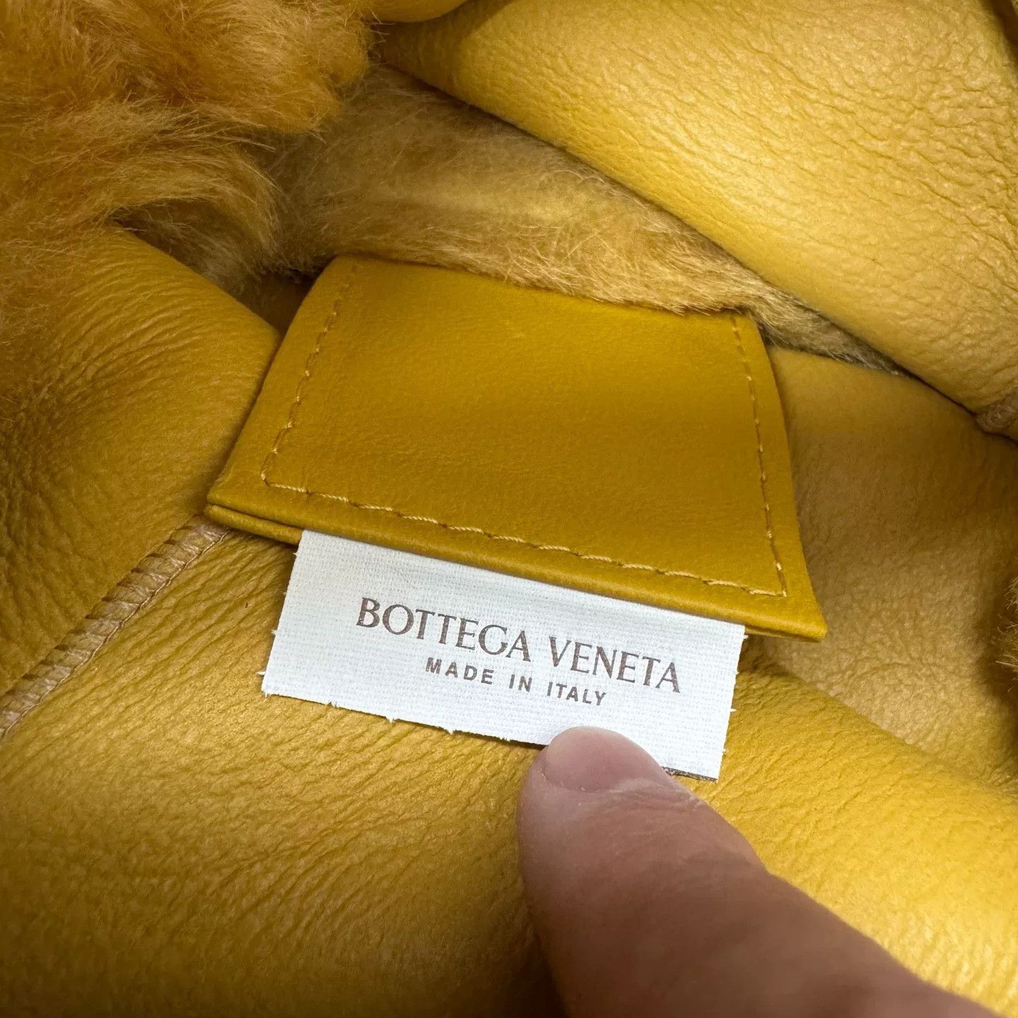 Bottega Veneta Bottega Veneta Teddy Fur Tote Bag Size ONE SIZE - 7 Thumbnail