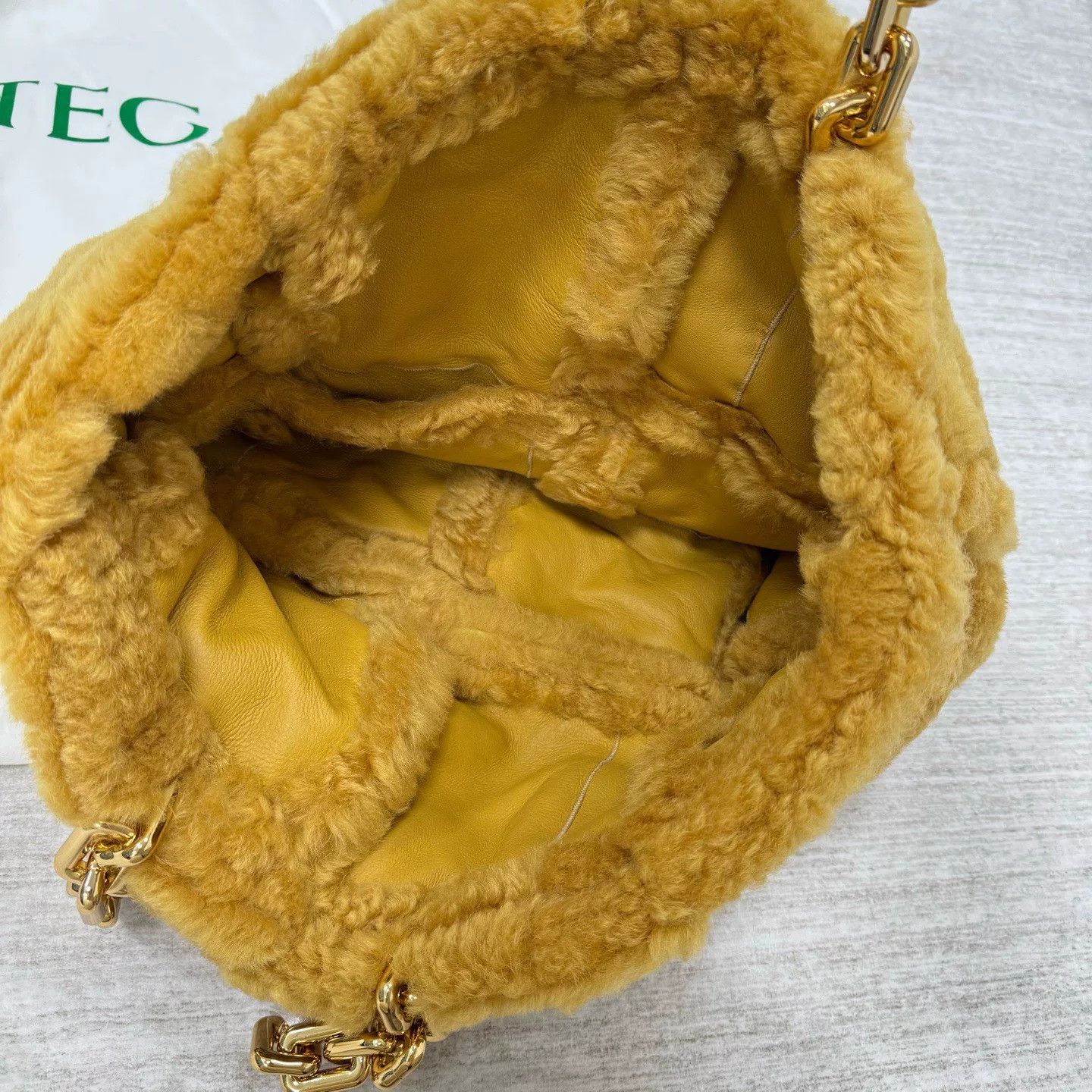 Bottega Veneta Bottega Veneta Teddy Fur Tote Bag Size ONE SIZE - 4 Thumbnail