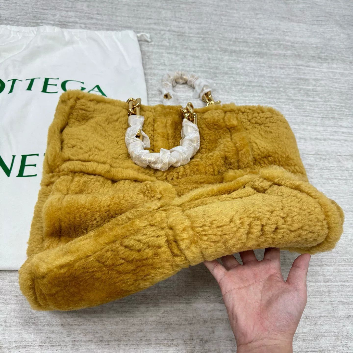 Bottega Veneta Bottega Veneta Teddy Fur Tote Bag Size ONE SIZE - 5 Thumbnail