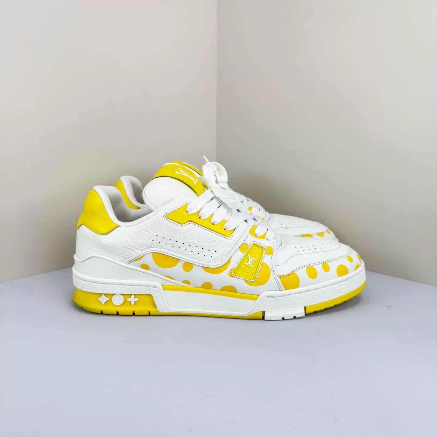 Louis Vuitton Louis Vuitton Yayoi Kusama Polka Dot Trainer Size US 7.5 / EU 40-41 - 4 Thumbnail