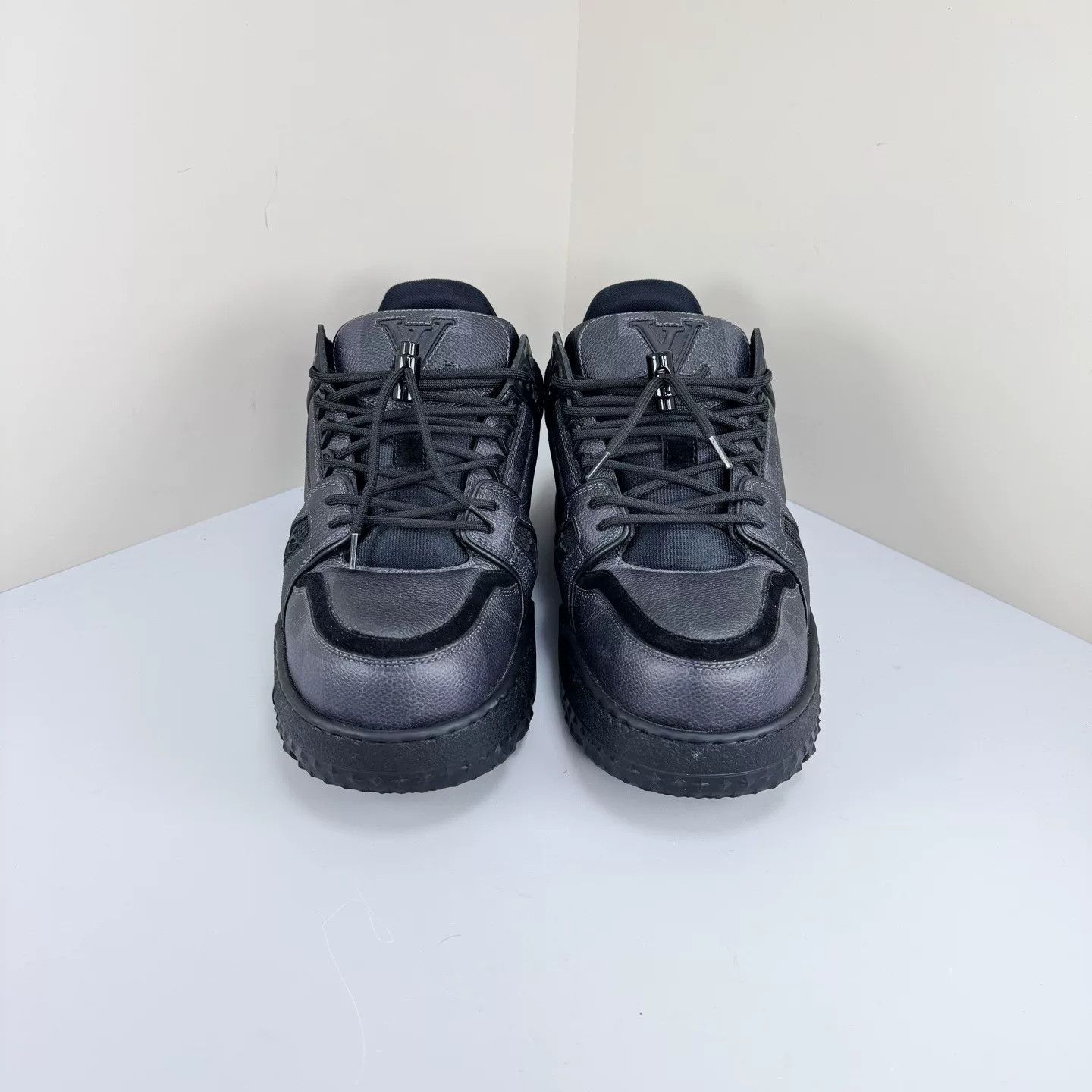 Louis Vuitton Louis Vuitton 25SS Pharrell Damier Trainer Size US 7.5 / EU 40-41 - 2 Thumbnail
