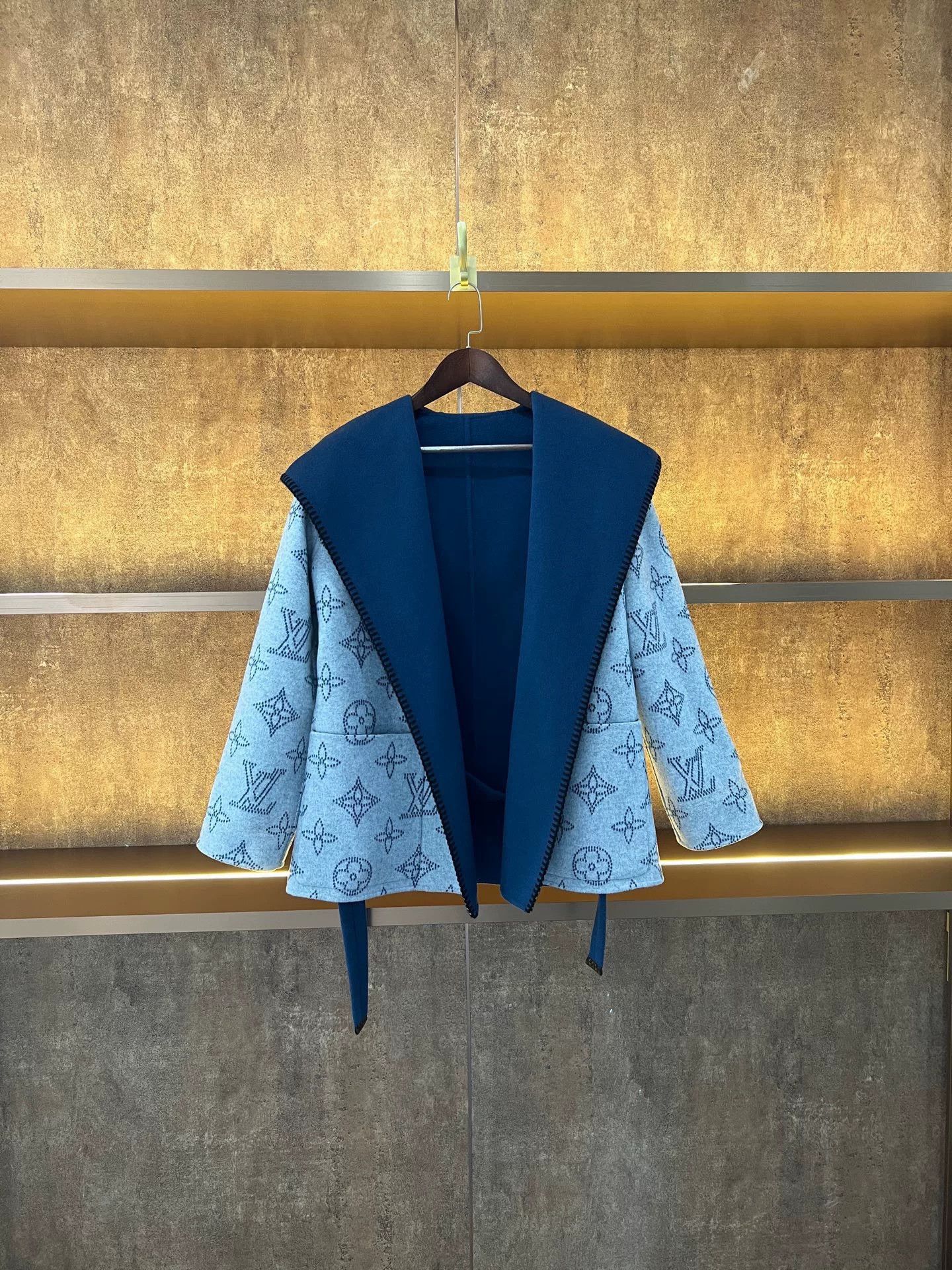 Louis Vuitton LV New Reversible Coat Size XS / US 0-2 / IT 36-38 - 5 Thumbnail