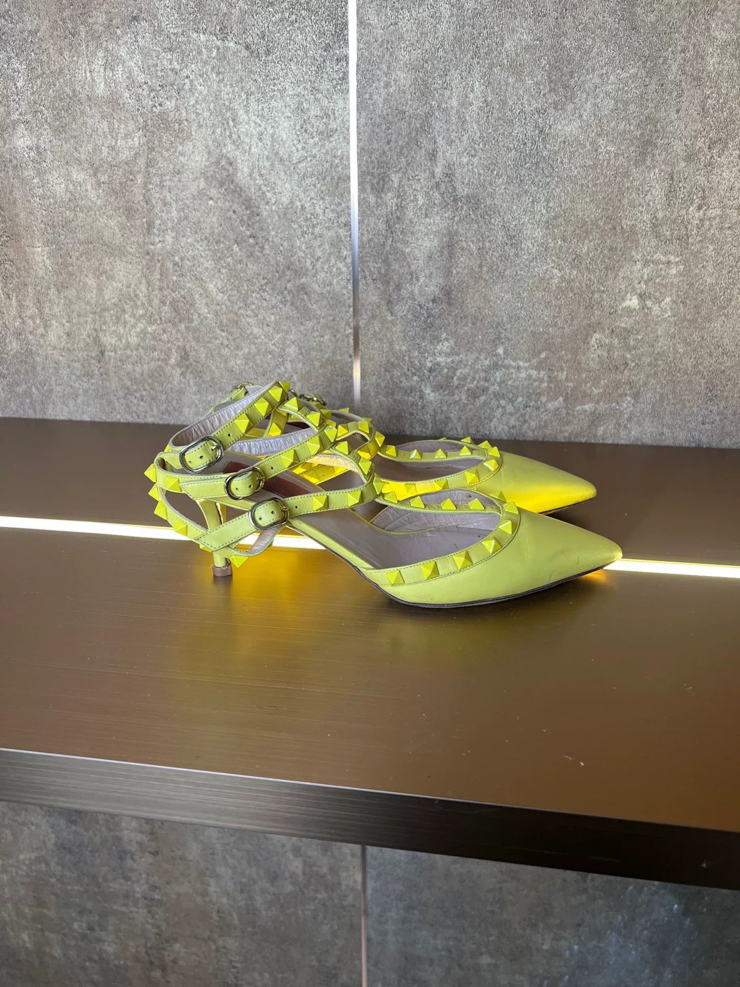 Valentino Valentino Yellow Strappy High Heels Size US 7.5 / IT 37.5 - 4 Thumbnail
