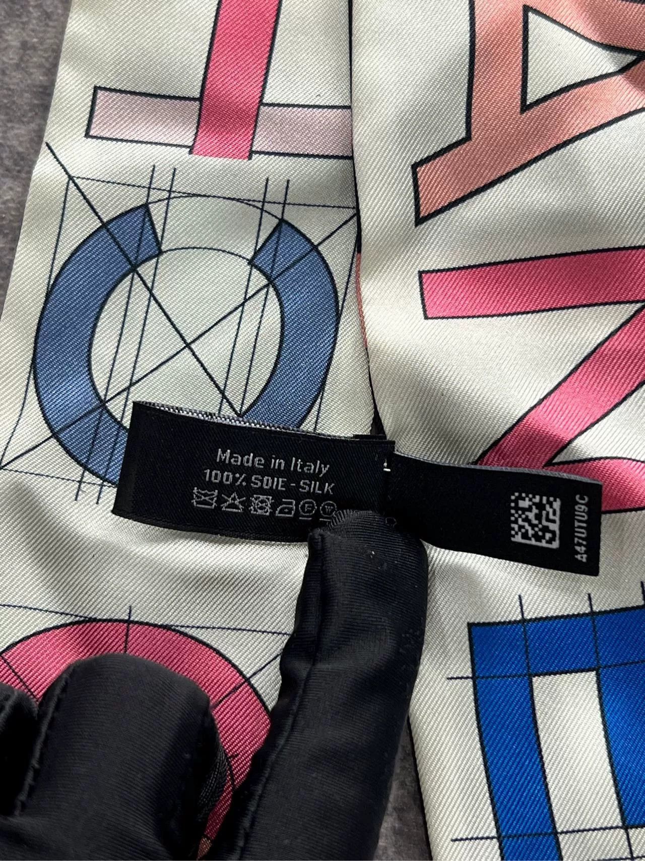 Chanel Chanel New Silk Scarf Size ONE SIZE - 4 Thumbnail