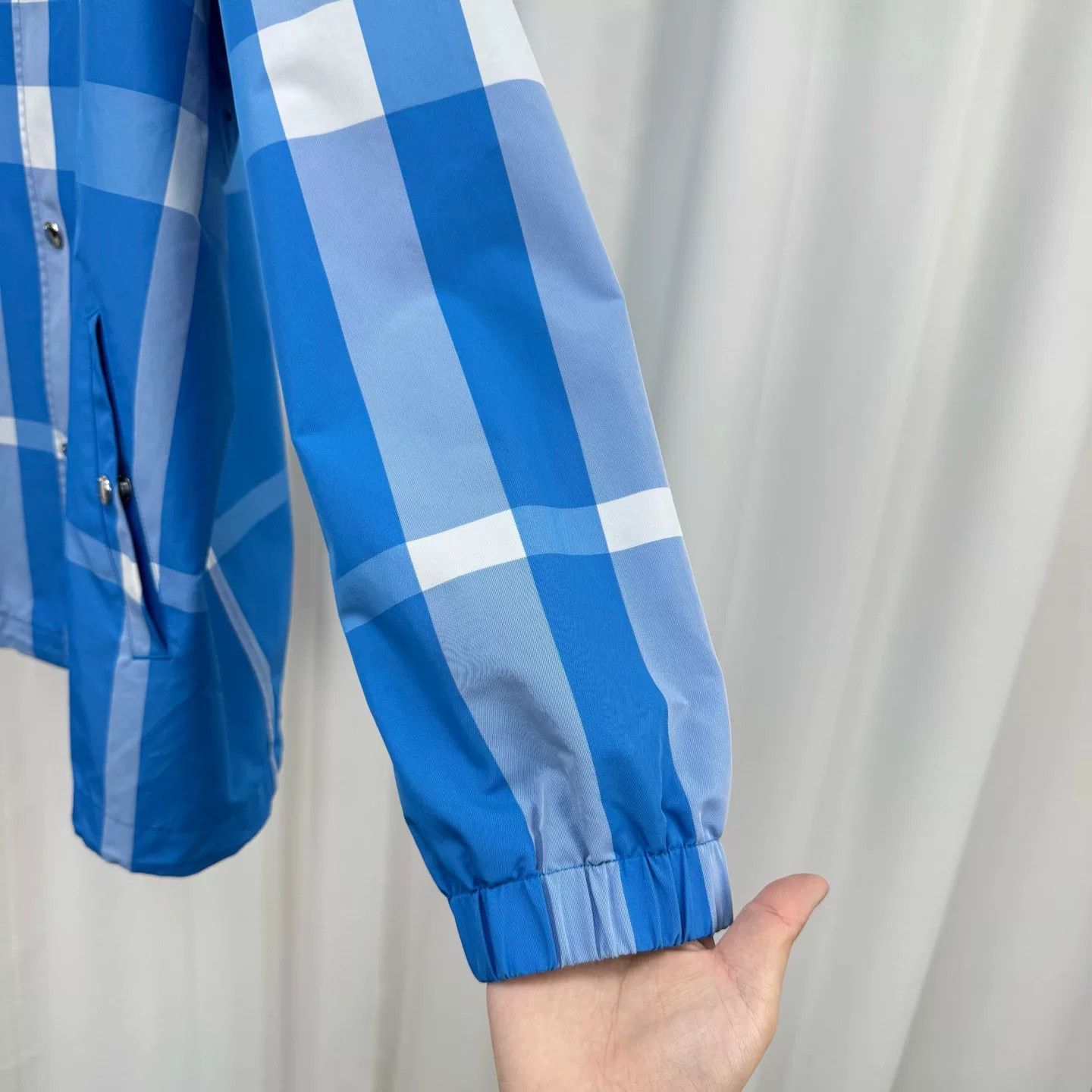 Burberry Burberry Blue White Check Hooded Jacket Size US L / EU 52-54 / 3 - 4 Thumbnail