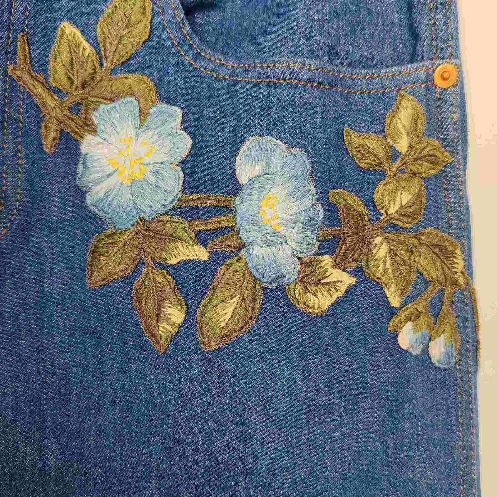 Gucci Gucci Tiger Floral Embroidered Jeans Size 32 Size US 32 / EU 48 - 8 Thumbnail