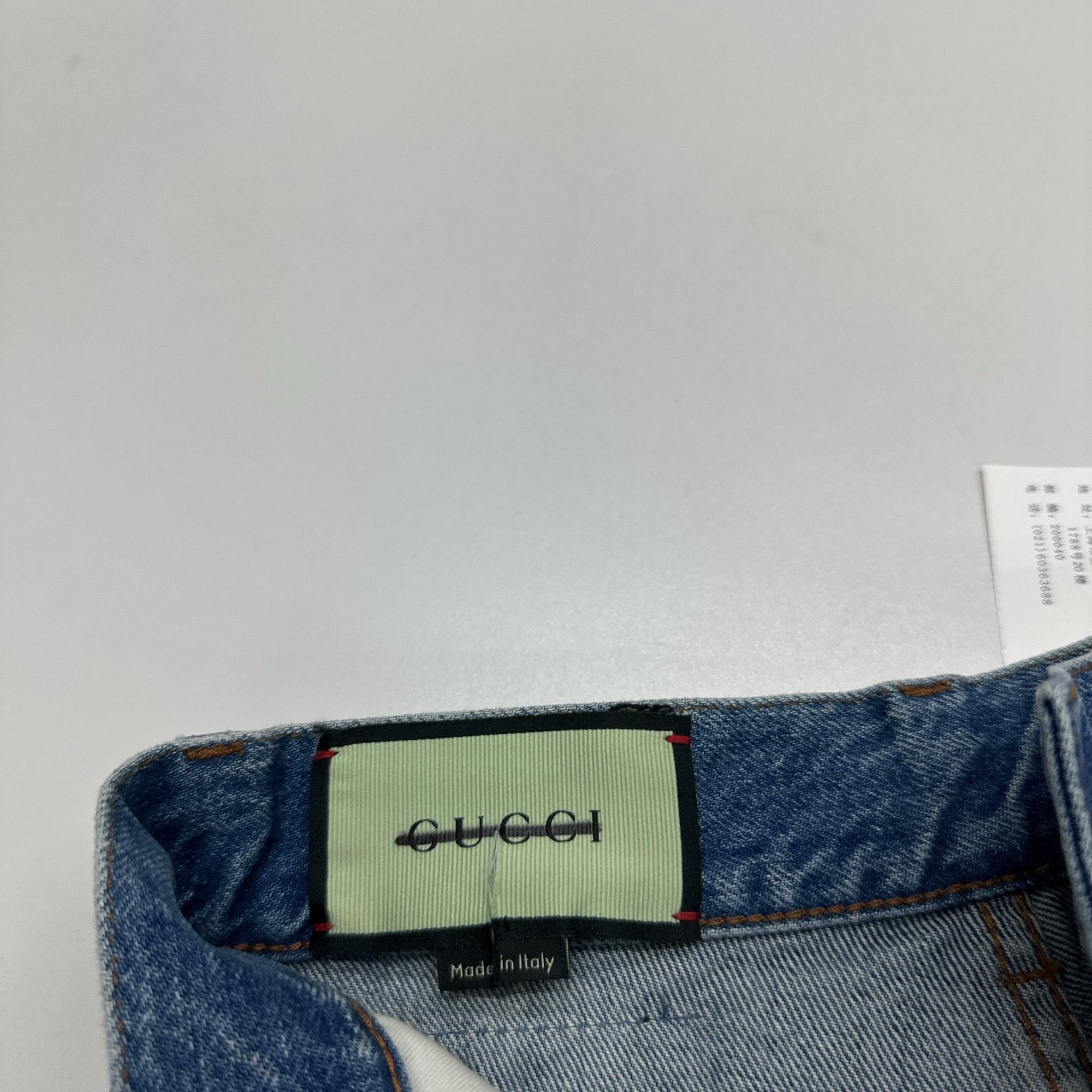 Gucci Gucci Apple Applique Denim Shorts Size 24 Size 24" / US 00 / IT 34 - 3 Thumbnail