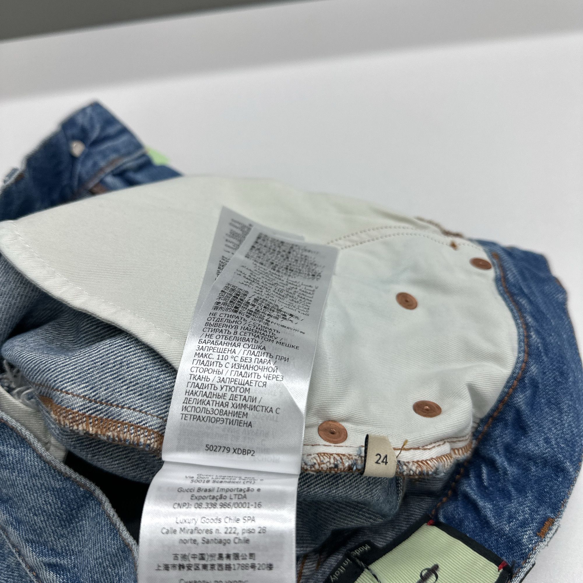Gucci Gucci Apple Applique Denim Shorts Size 24 Size 24" / US 00 / IT 34 - 7 Thumbnail