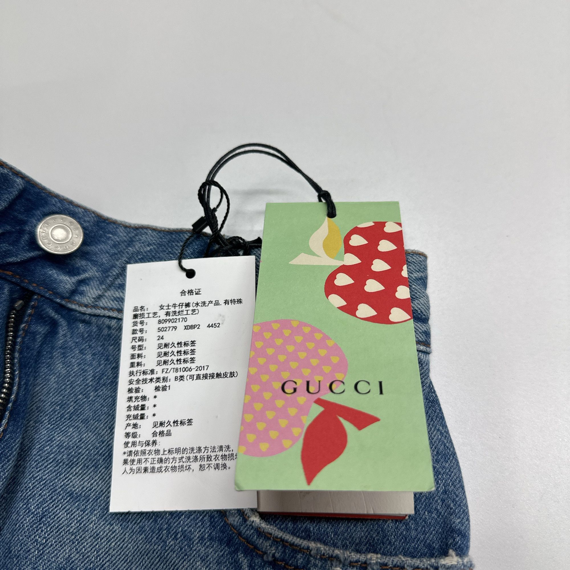 Gucci Gucci Apple Applique Denim Shorts Size 24 Size 24" / US 00 / IT 34 - 5 Thumbnail