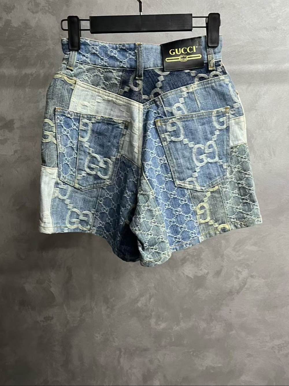 Gucci Gucci Logo Print Denim Shorts Size 24 Size 24" / US 00 / IT 34 - 2 Thumbnail