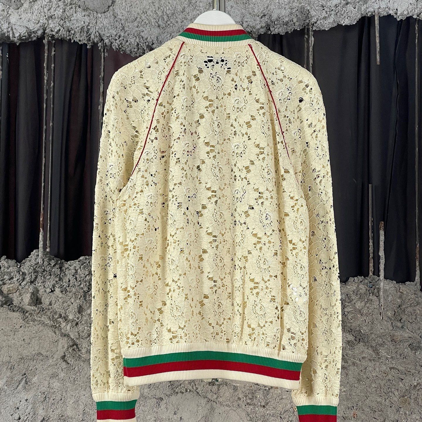 Gucci Gucci Floral Lace Bomber Jacket Size 38 Size XS / US 0-2 / IT 36-38 - 2 Thumbnail