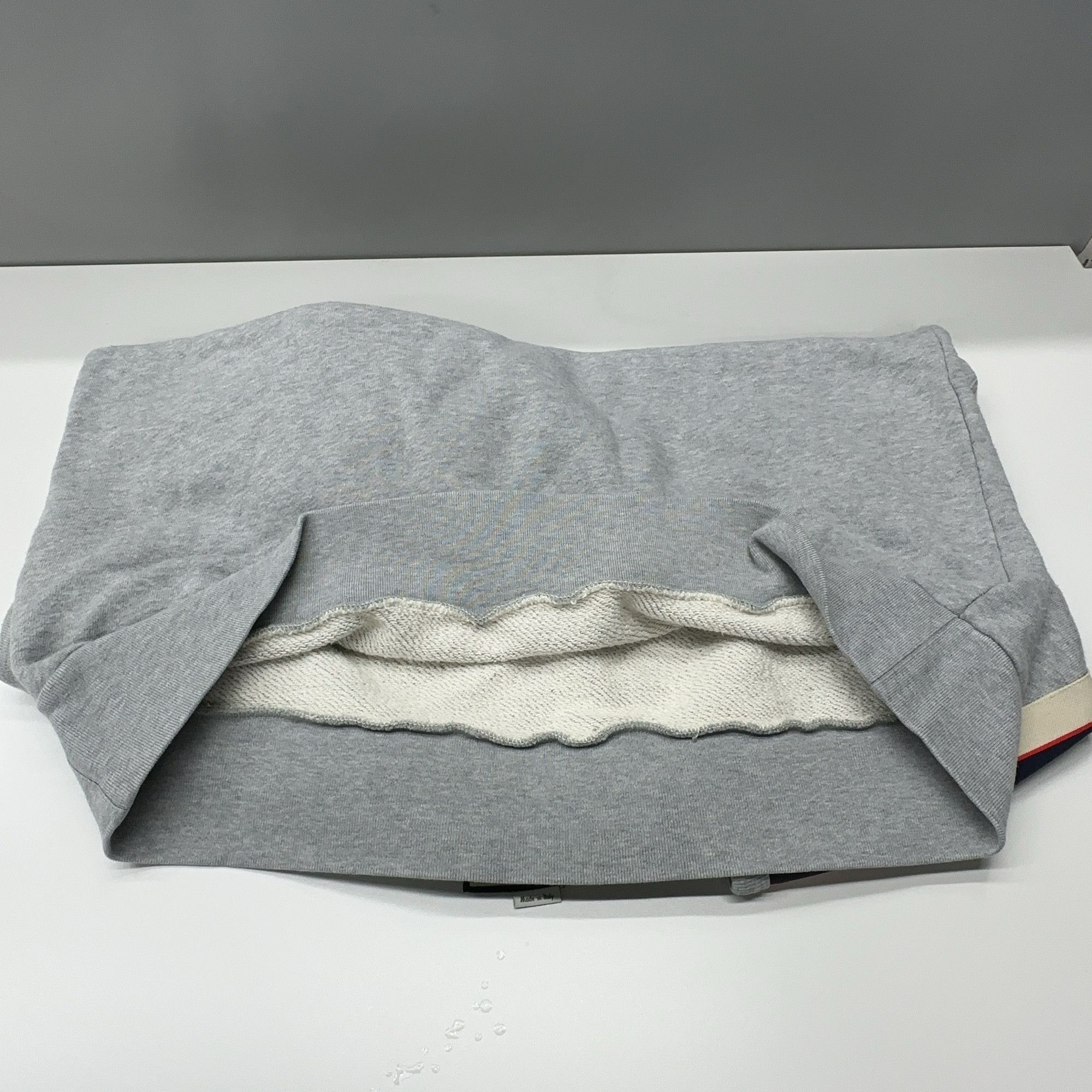 Gucci Gucci Side Logo Tape Sweatshirt Size XL Size US XL / EU 56 / 4 - 11 Thumbnail