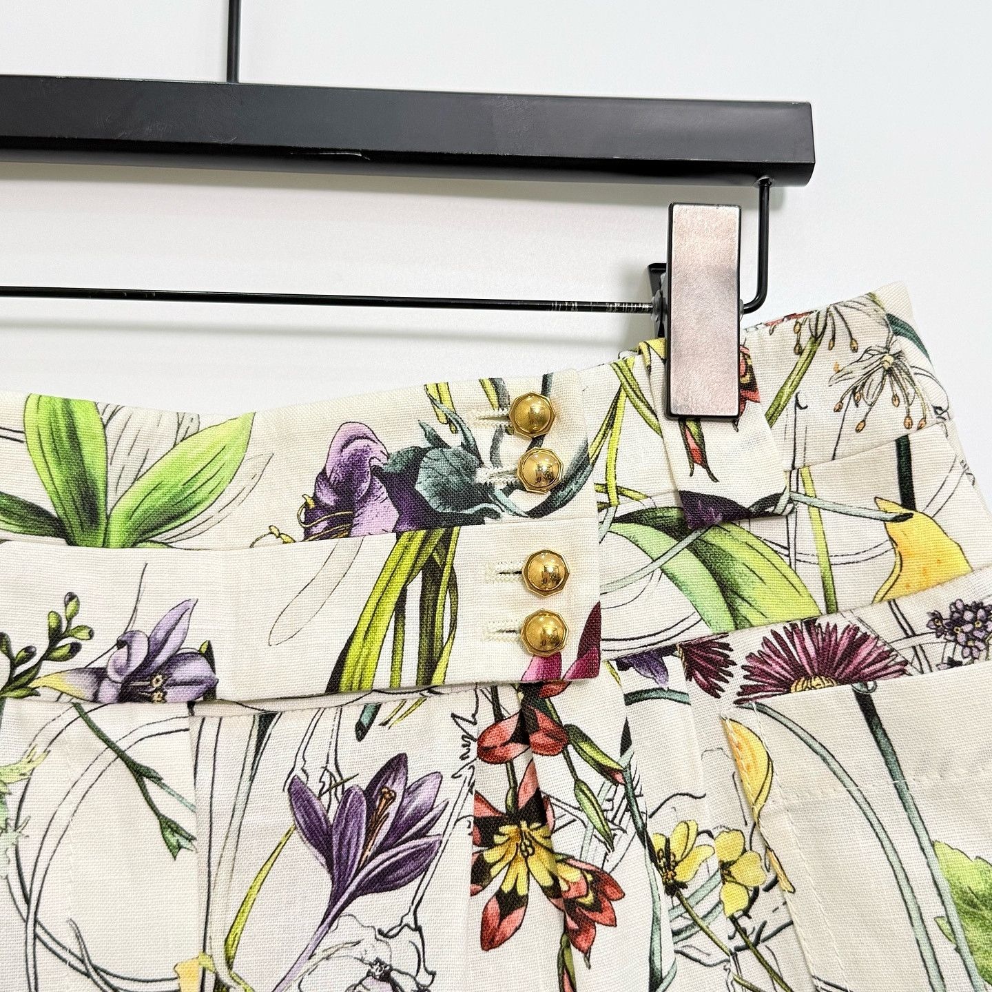 Gucci Gucci Floral Print Mini Skirt Size 38 Size 26" / US 2 / IT 38 - 6 Thumbnail