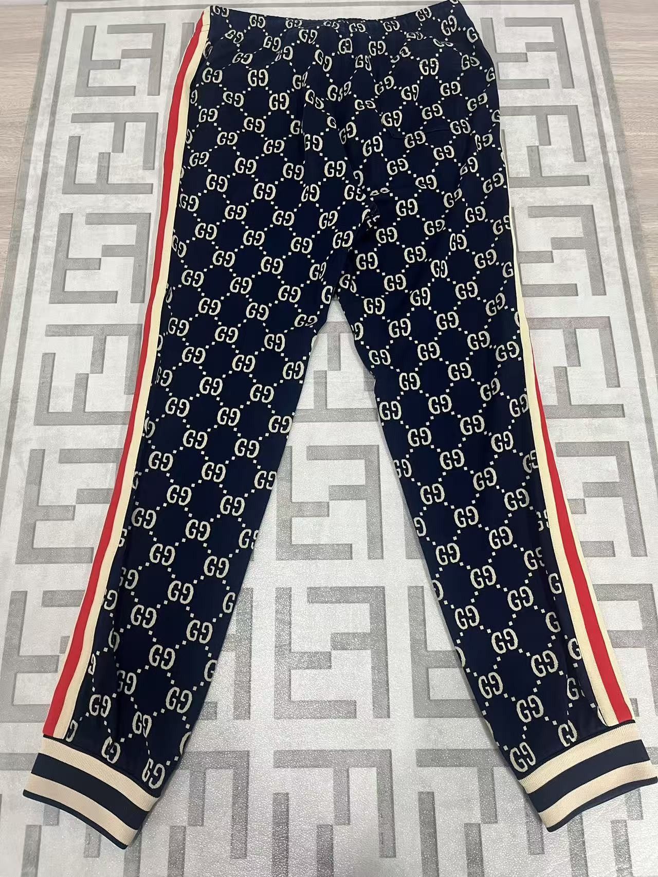 Gucci Gucci GG Monogram Sweatpants Size L Size US 34 / EU 50 - 2 Thumbnail
