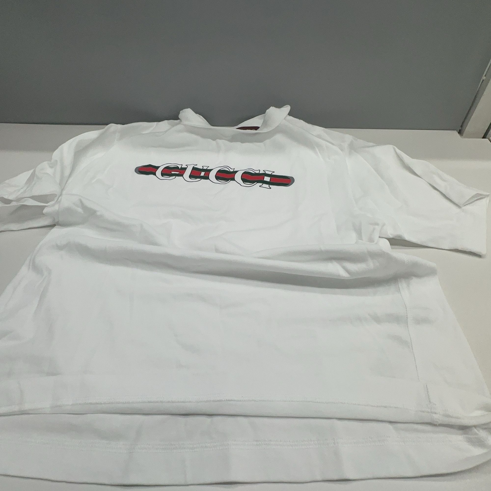Gucci Gucci Logo Graphic T-Shirt Size S Size US S / EU 44-46 / 1 - 7 Thumbnail