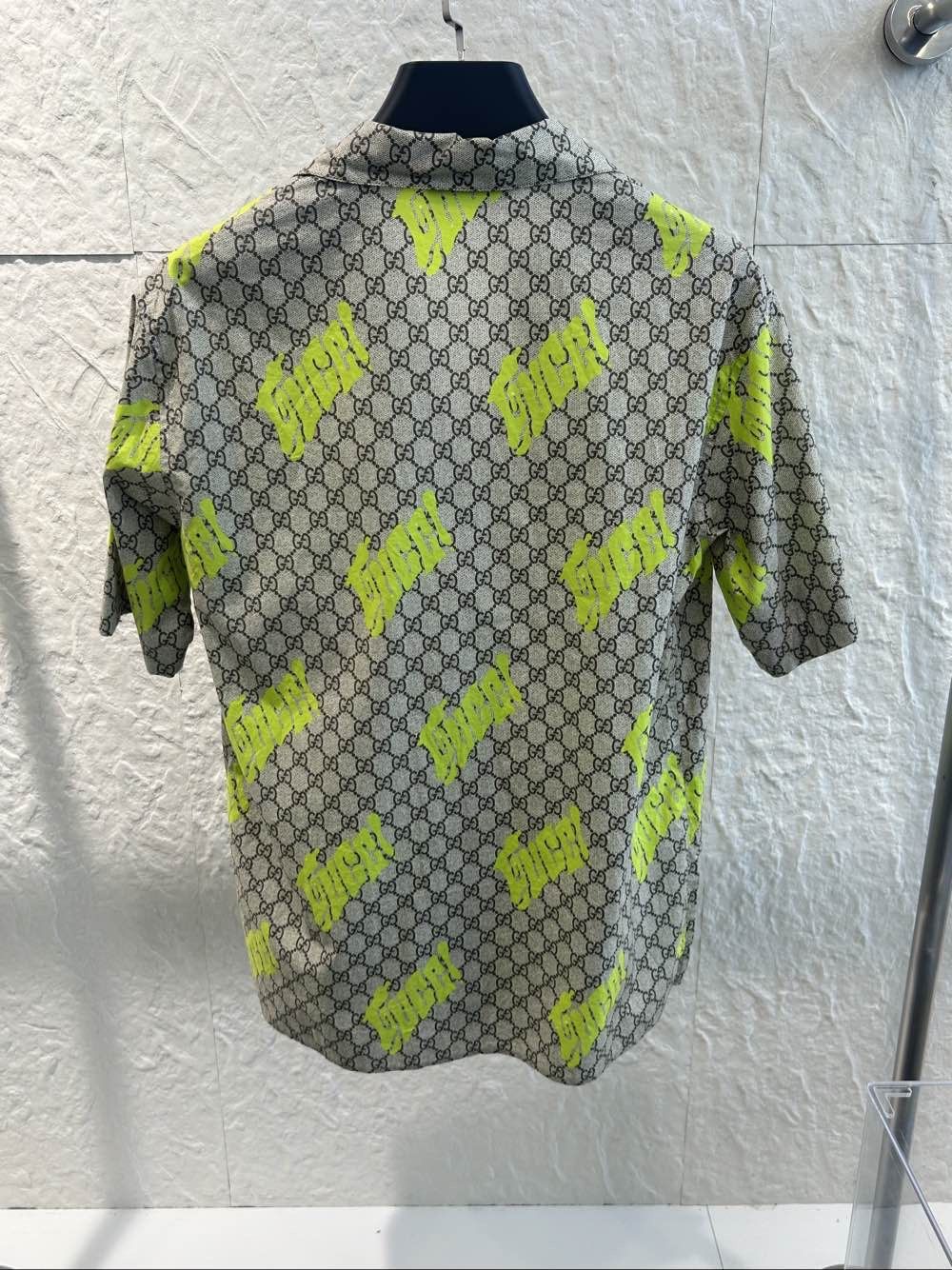 Gucci Gucci GG Supreme Neon Print Shirt Size S Size US S / EU 44-46 / 1 - 2 Thumbnail