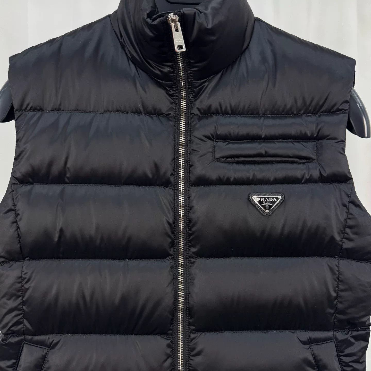 Prada Prada Triangle Logo Down Vest Size US XXS / EU 40 - 3 Thumbnail