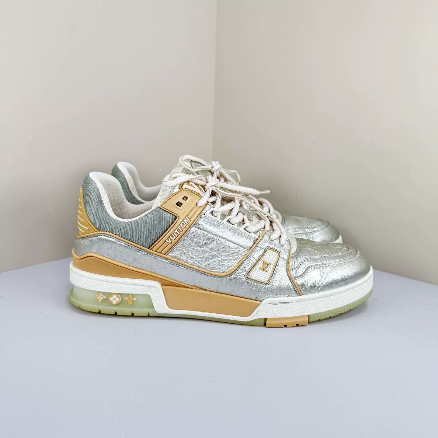 Louis Vuitton Louis Vuitton Trainer Silver Sneaker Size US 8 / EU 41 - 4 Thumbnail
