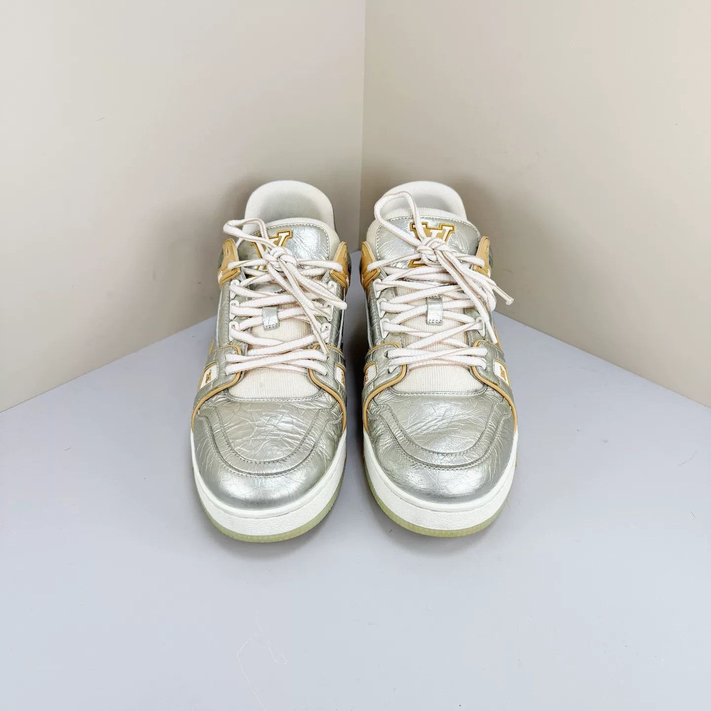 Louis Vuitton Louis Vuitton Trainer Silver Sneaker Size US 8 / EU 41 - 2 Thumbnail