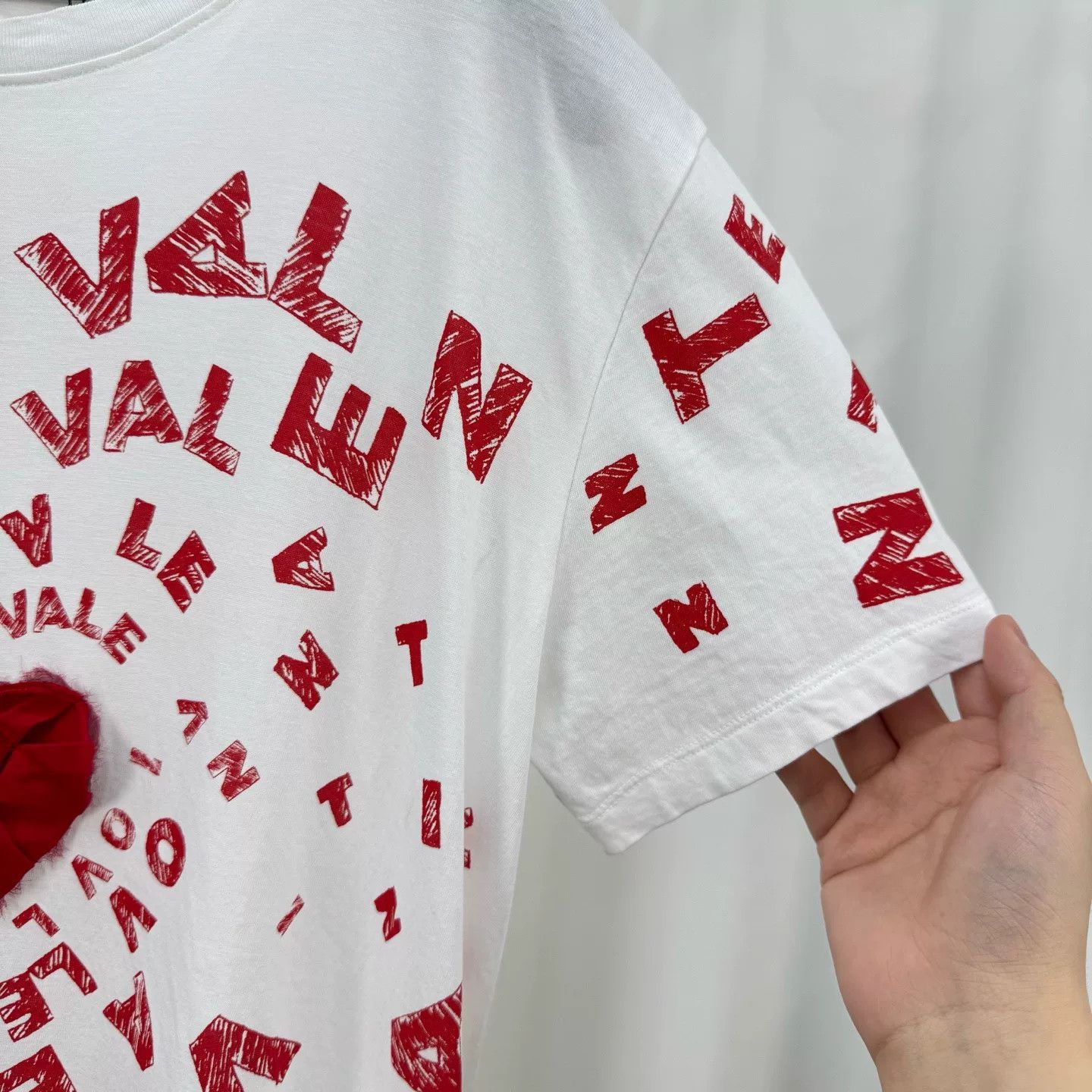 Valentino Valentino Folded Heart Print Letter Tee Size S / US 4 / IT 40 - 4 Thumbnail