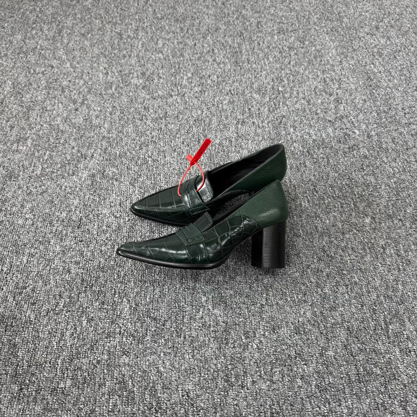 Loewe Loewe Crocodile Embossed Block Heel Pumps Size US 4 / IT 34 - 2 Thumbnail