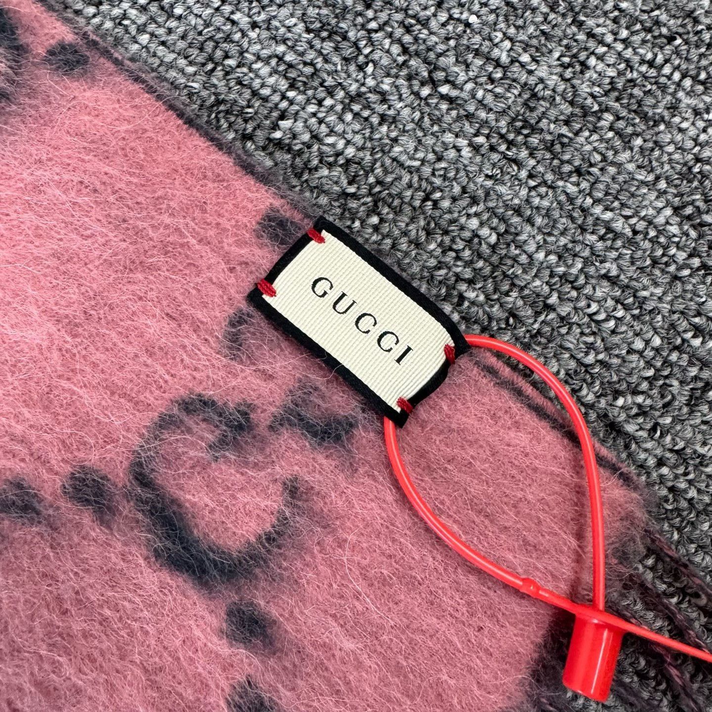 Gucci Gucci Pink Reversible Jacquard Logo Fringe Scarf Size ONE SIZE - 4 Thumbnail