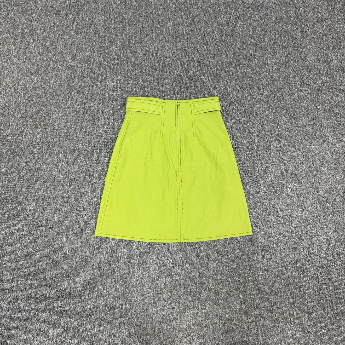 Louis Vuitton Louis Vuitton Green Skirt Size 40 Size 40" / US 18 - 2 Thumbnail