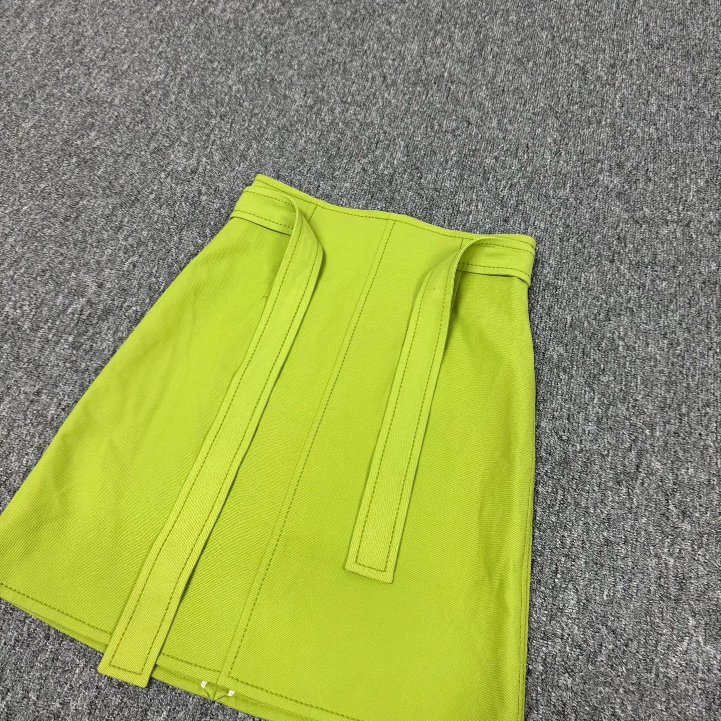 Louis Vuitton Louis Vuitton Green Skirt Size 40 Size 40" / US 18 - 3 Thumbnail