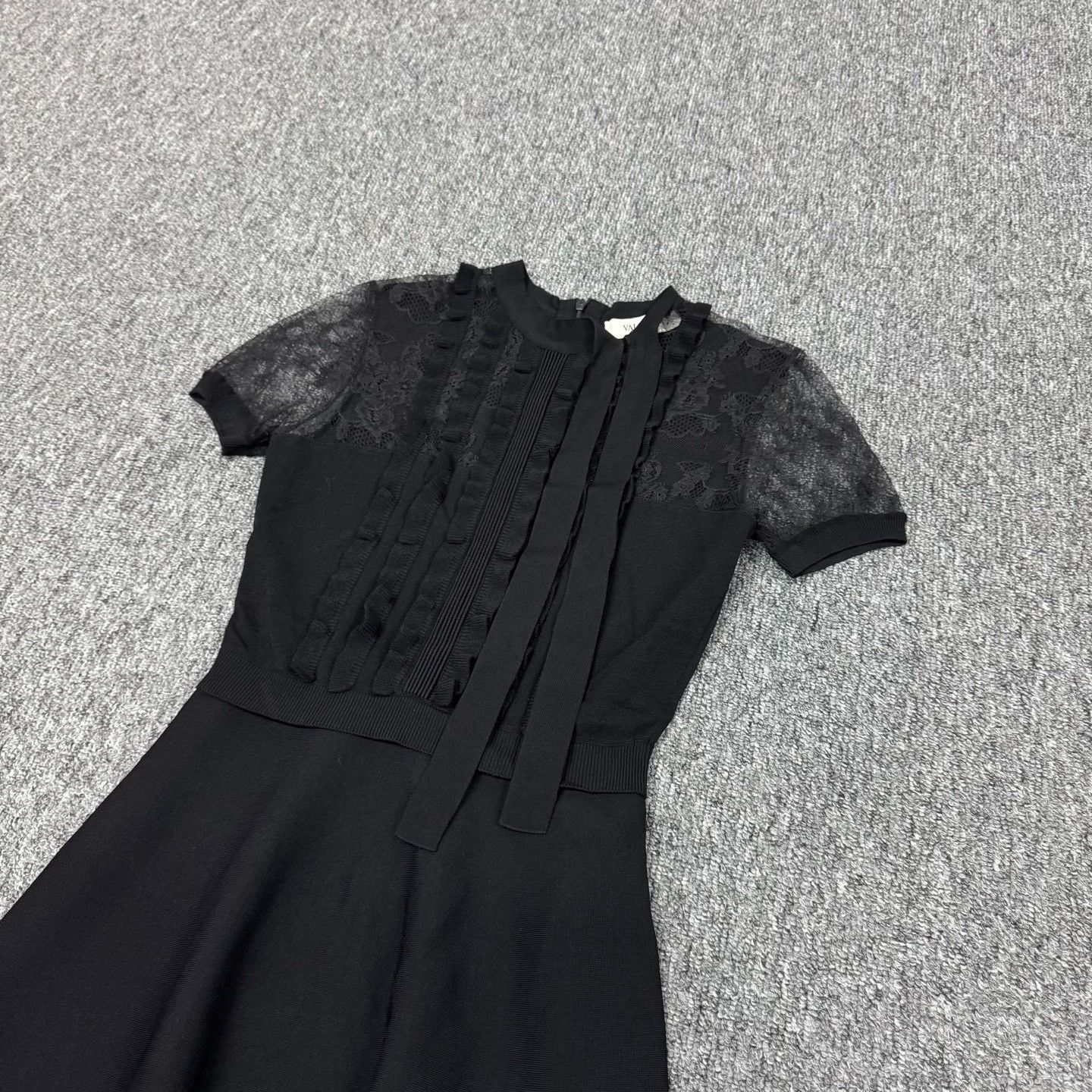 Valentino Valentino Black Lace Panel Short-Sleeve Dress Size S / US 4 / IT 40 - 3 Thumbnail