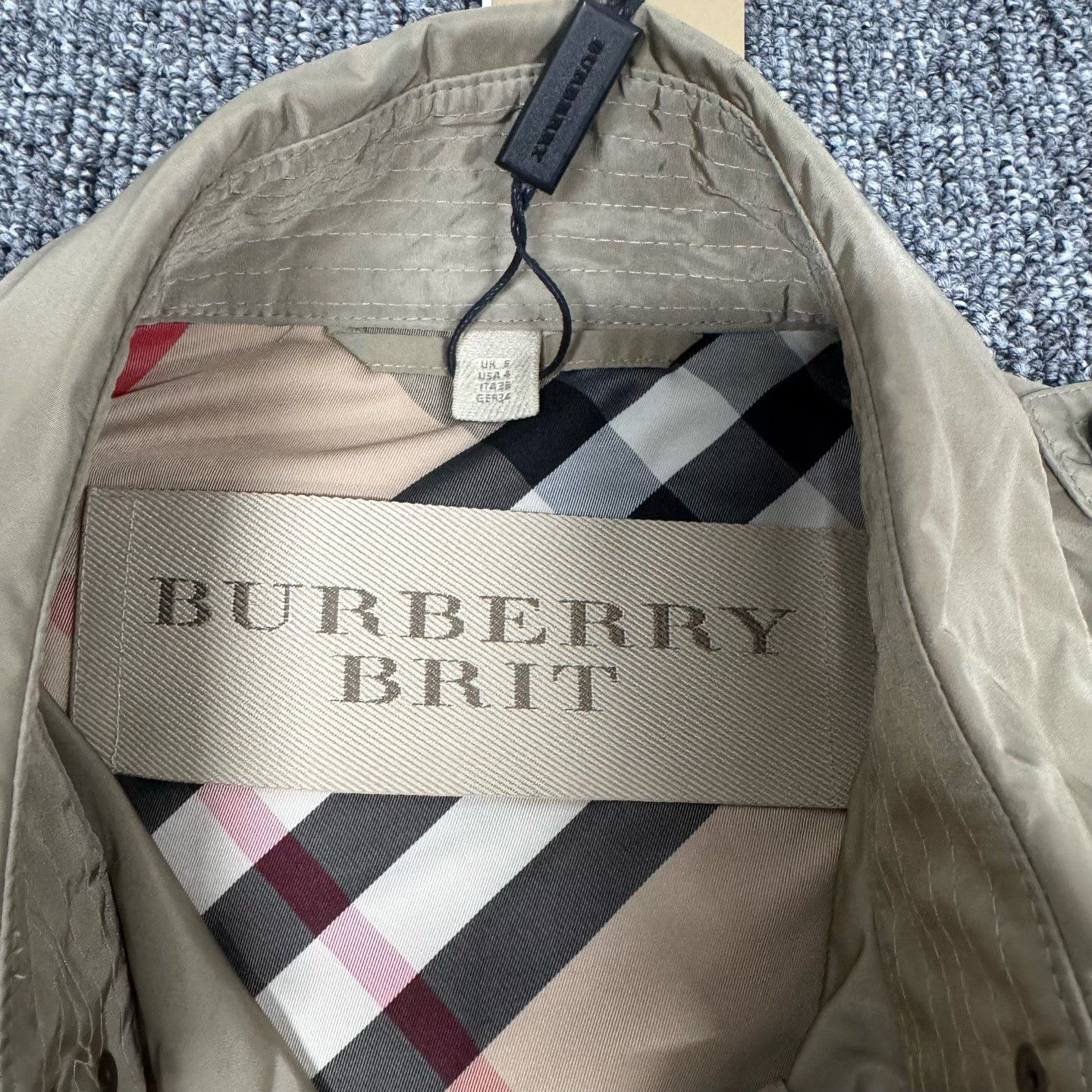 Burberry Burberry Double-Breasted Belted Short Trench Coat Size XXS / US 00 / IT 34 - 6 Thumbnail