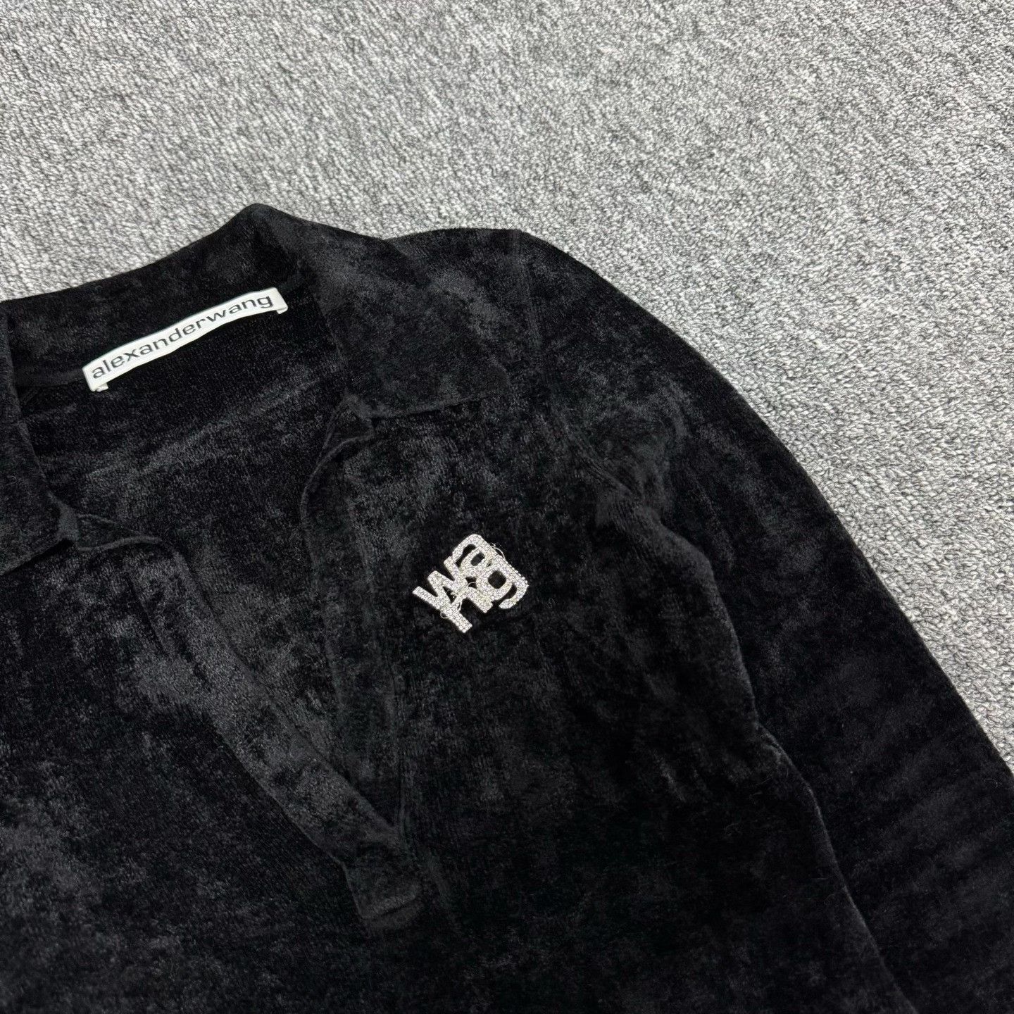 Alexander Wang Alexander Wang Crystal Logo Deep V Long Sleeve T-Shirt Size XS / US 0-2 / IT 36-38 - 5 Thumbnail