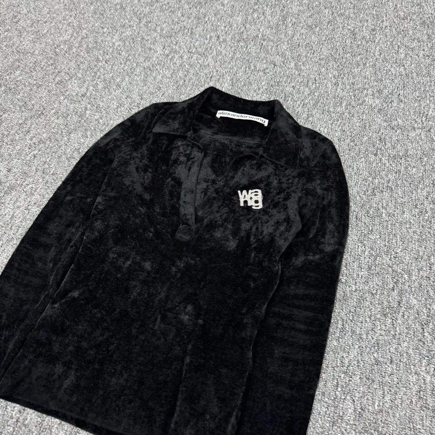 Alexander Wang Alexander Wang Crystal Logo Deep V Long Sleeve T-Shirt Size XS / US 0-2 / IT 36-38 - 4 Thumbnail