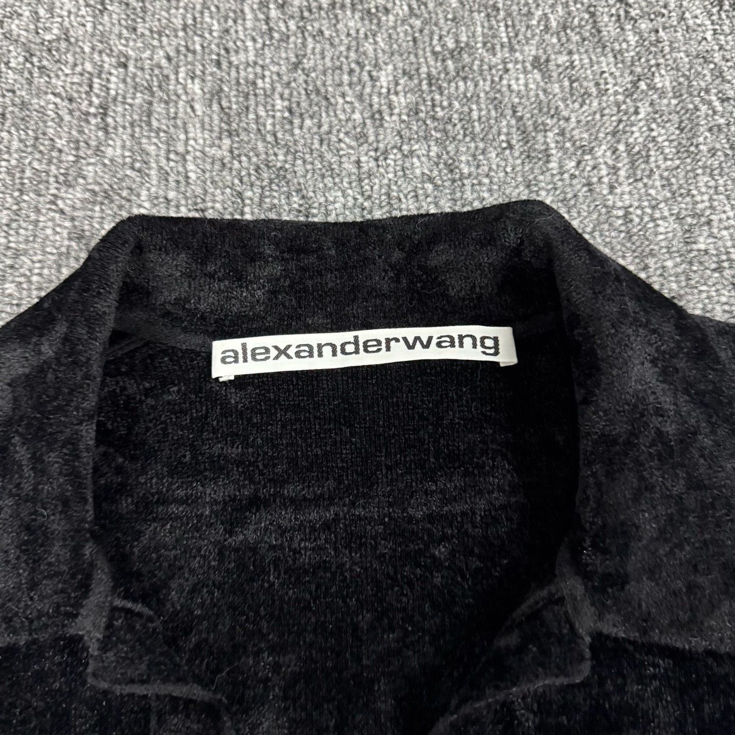 Alexander Wang Alexander Wang Crystal Logo Deep V Long Sleeve T-Shirt Size XS / US 0-2 / IT 36-38 - 6 Thumbnail