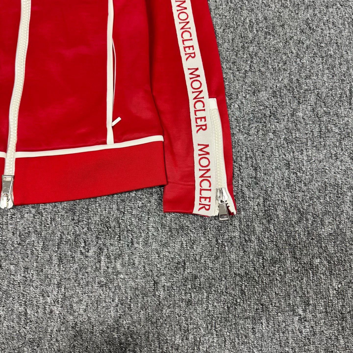 Moncler Moncler Maglia Red Stand Collar Jacket S Size US S / EU 44-46 / 1 - 3 Thumbnail