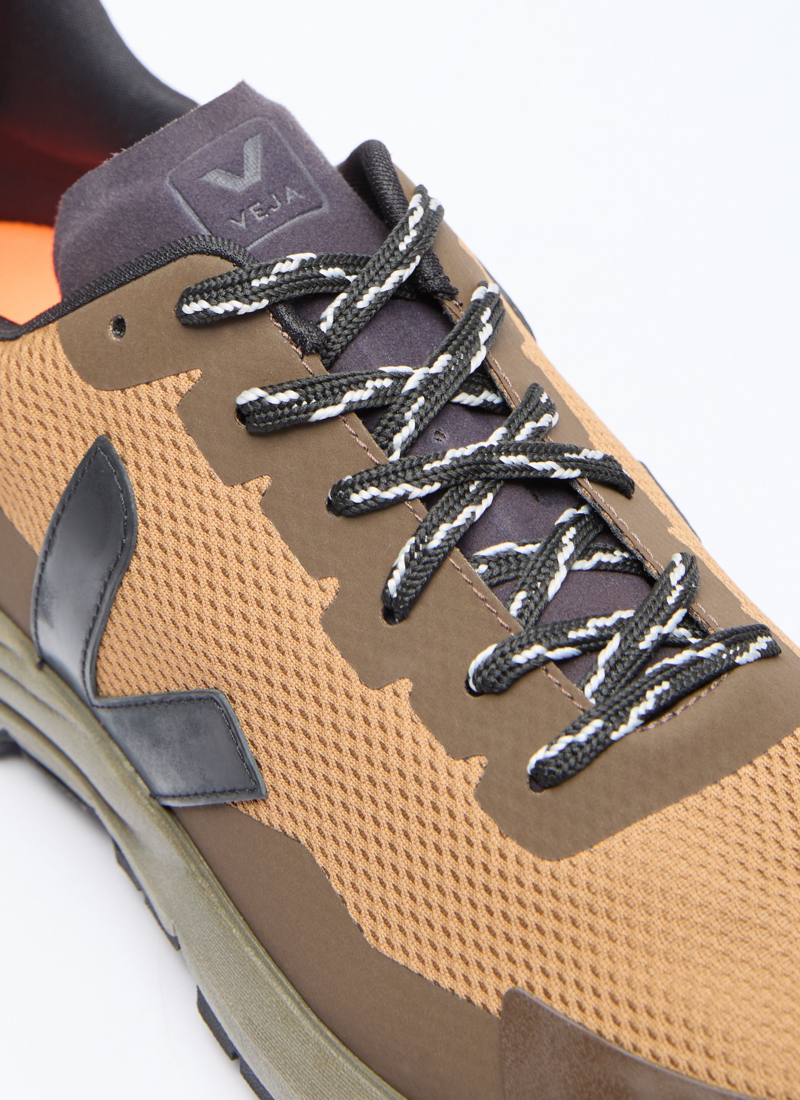 Veja Dekkan Alveomesh Sneakers Size US 9 / EU 42 - 2 Thumbnail