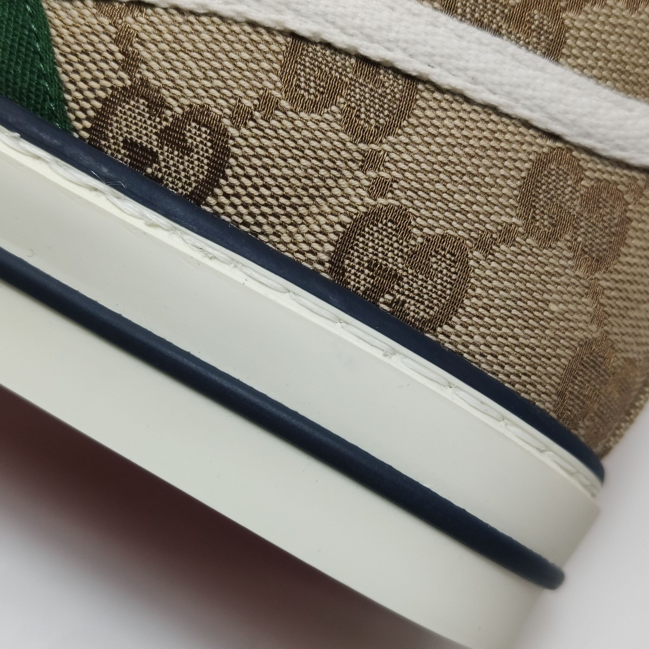Gucci Gucci Women 6 Lowtop Sneakers Size US 6 / IT 36 - 7 Thumbnail