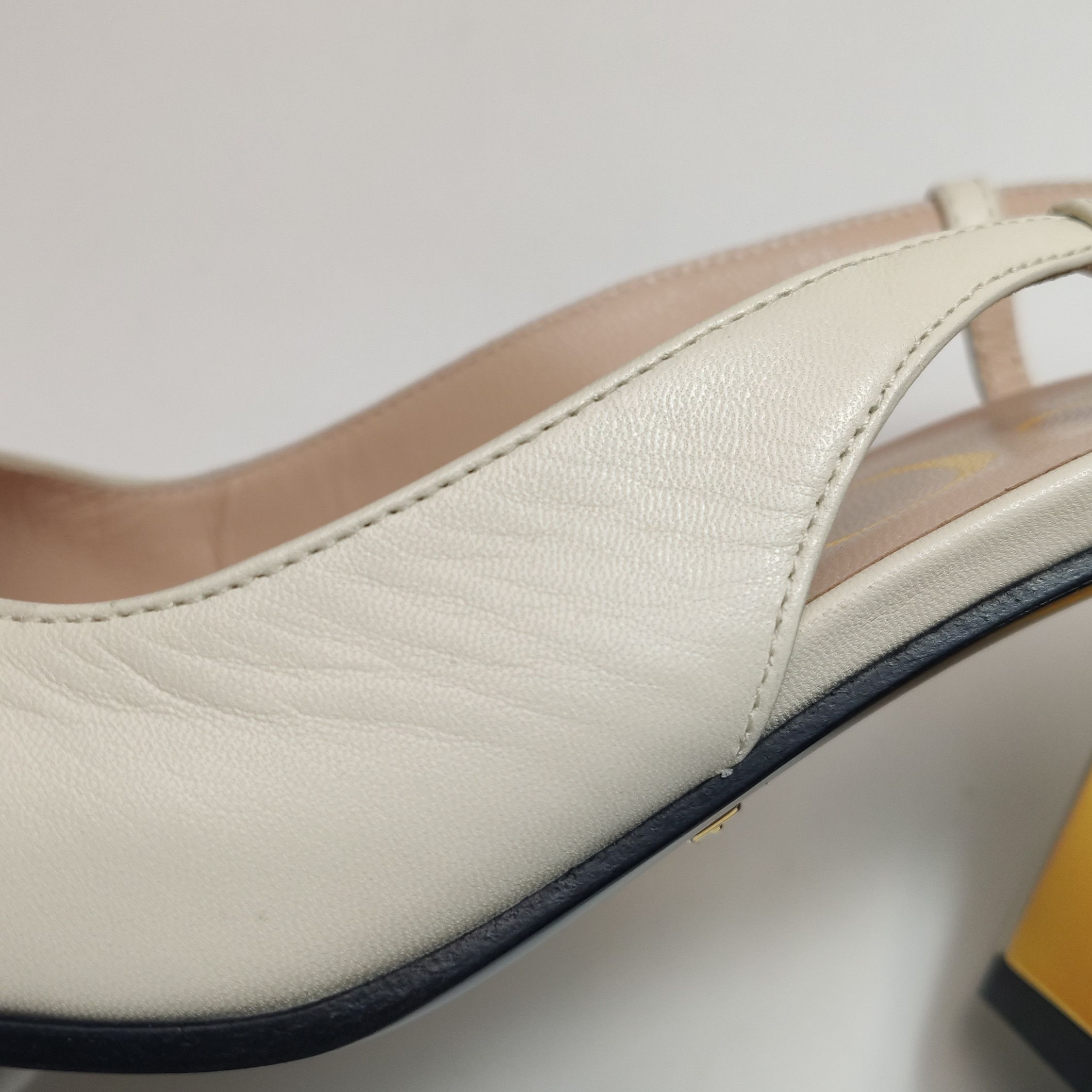 Gucci Gucci Women 8-5 Heels Size US 8.5 / IT 38.5 - 12 Thumbnail