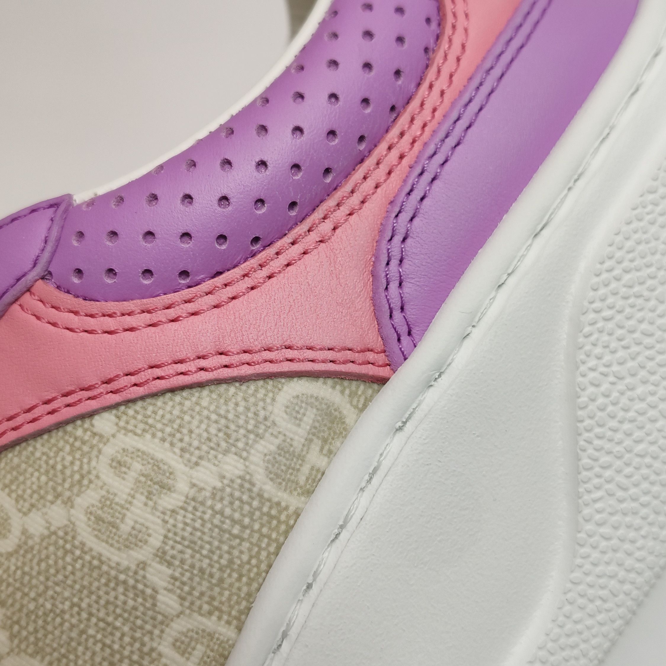 Gucci Gucci Women 5 Lowtop Sneakers Size US 5 / IT 35 - 7 Thumbnail