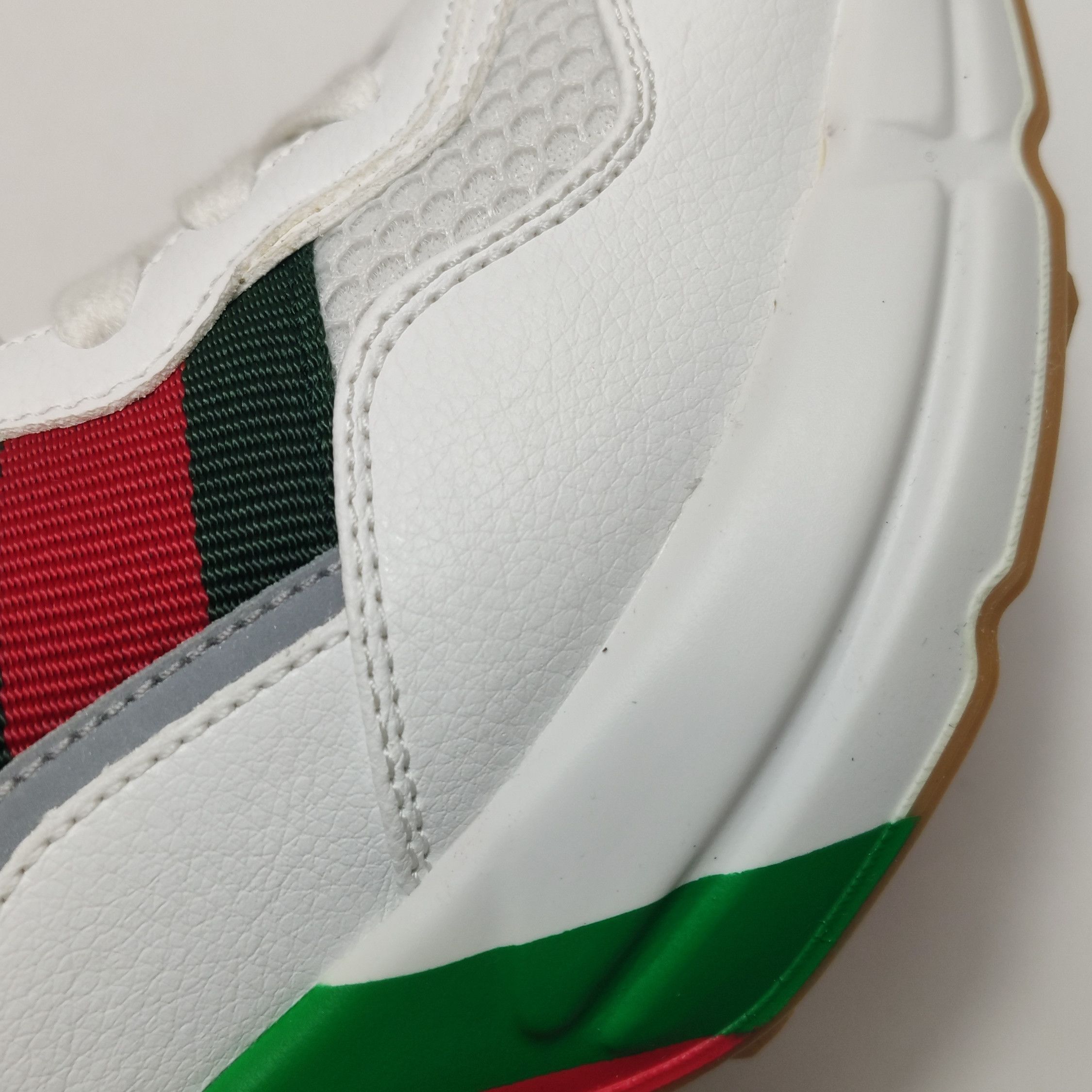 Gucci Gucci Women 6 Lowtop Sneakers Size US 6 / IT 36 - 7 Thumbnail