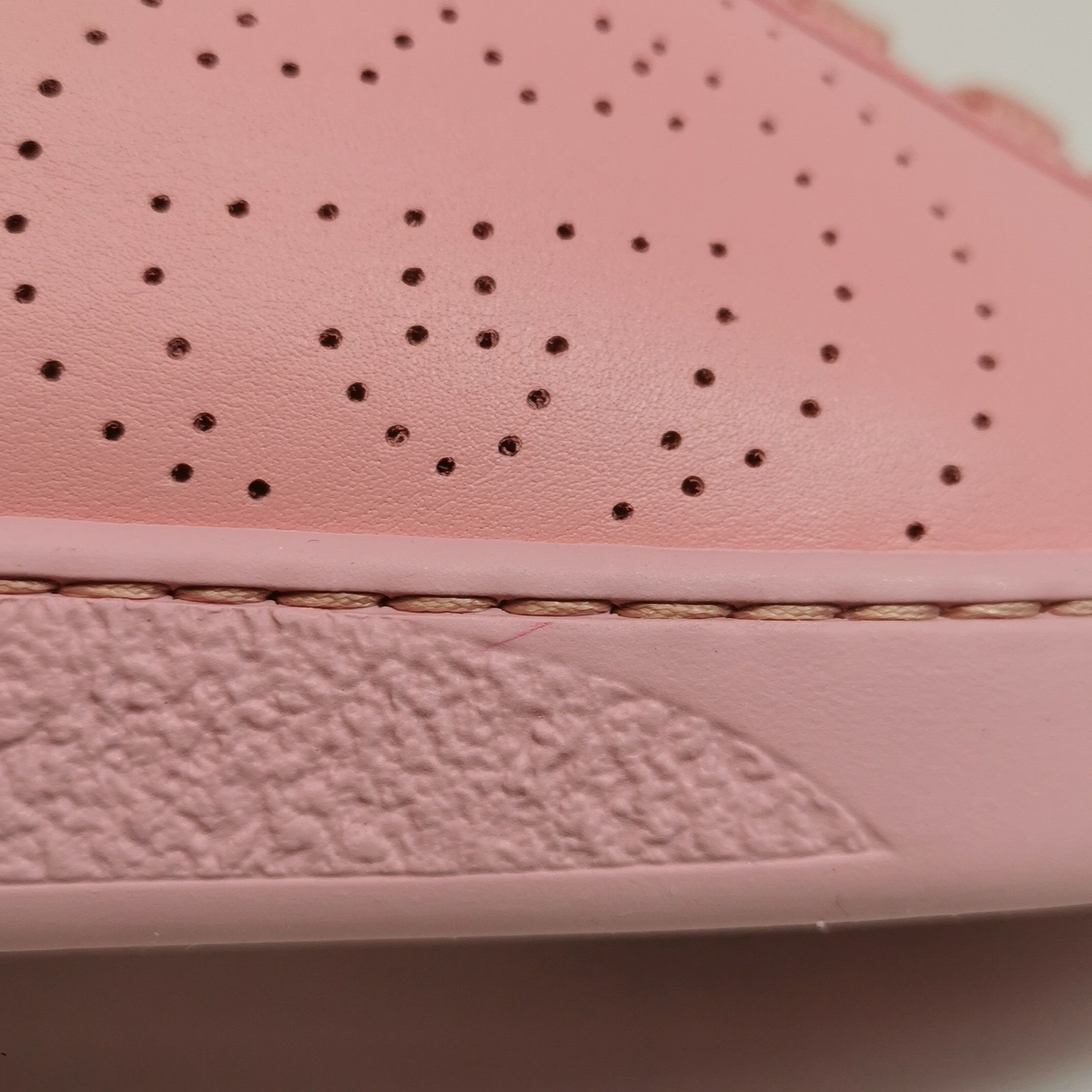 Gucci Gucci Women 5 Lowtop Sneakers Size US 5 / IT 35 - 8 Thumbnail