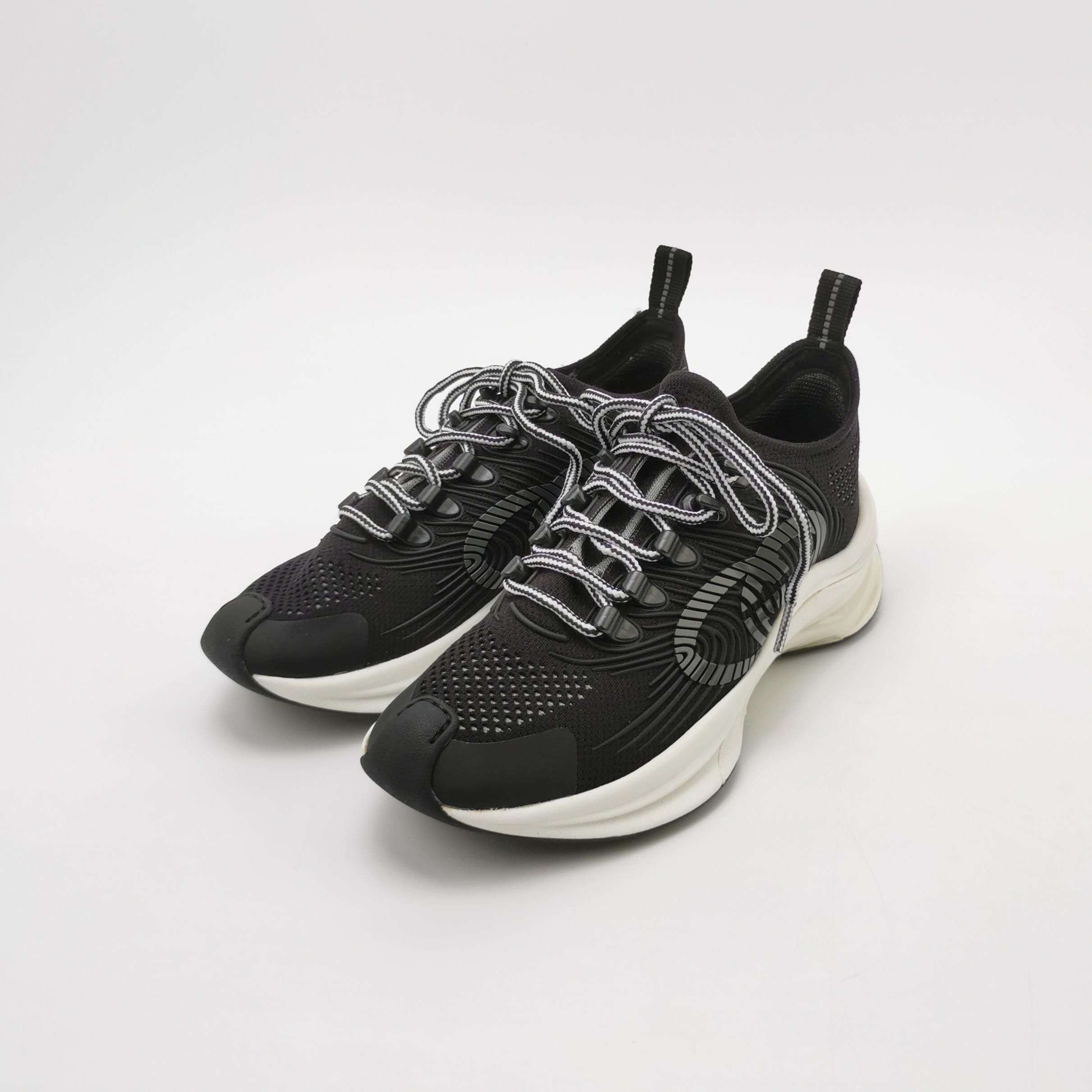 Gucci Gucci Women 5-5 Lowtop Sneakers Size US 5.5 / IT 35.5 - 2 Thumbnail