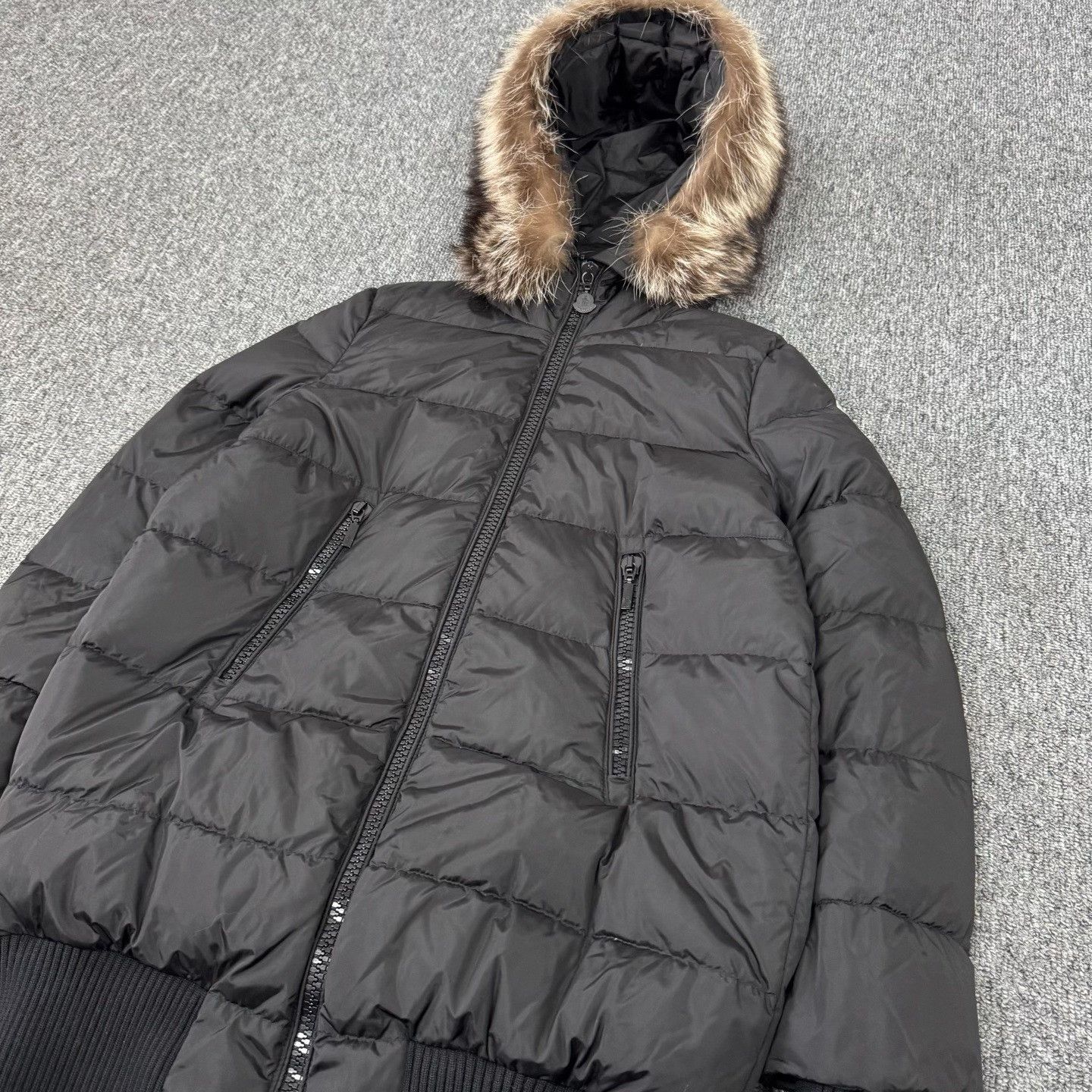 Moncler Moncler Long Raccoon Fur Collar Hooded Down Jacket Size XS / US 0-2 / IT 36-38 - 4 Thumbnail